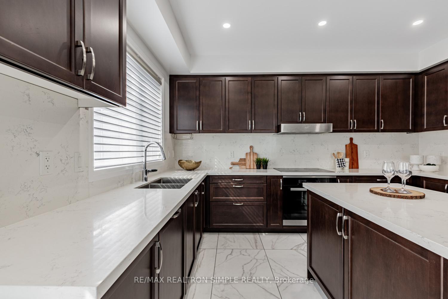 Photo 22 of 16 American Elm Way, Markham, Unionville — HOMEH
