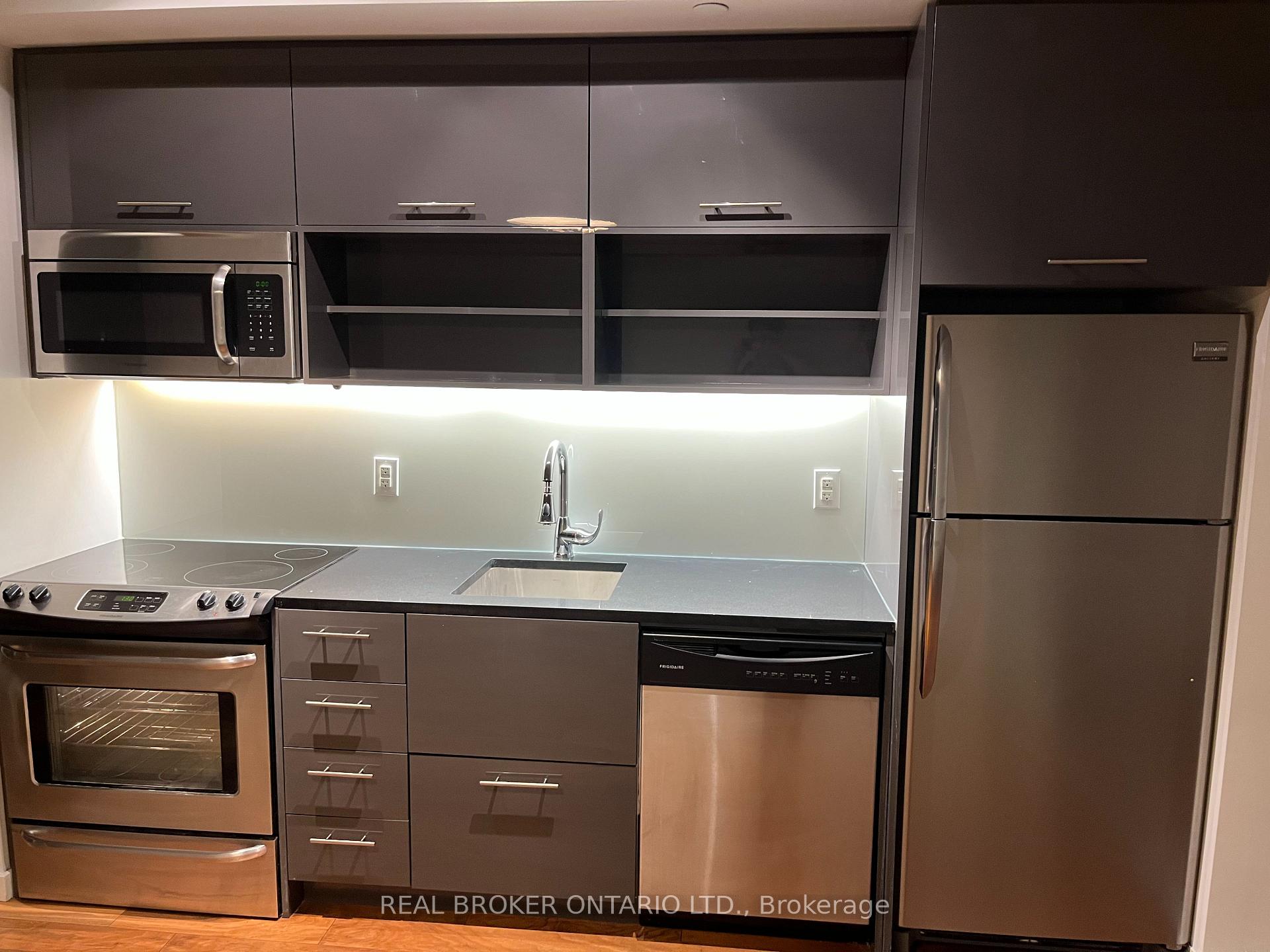 Photo 2 of Unit 915, 32 Trolley Crescent, Toronto, Moss Park — HOMEH