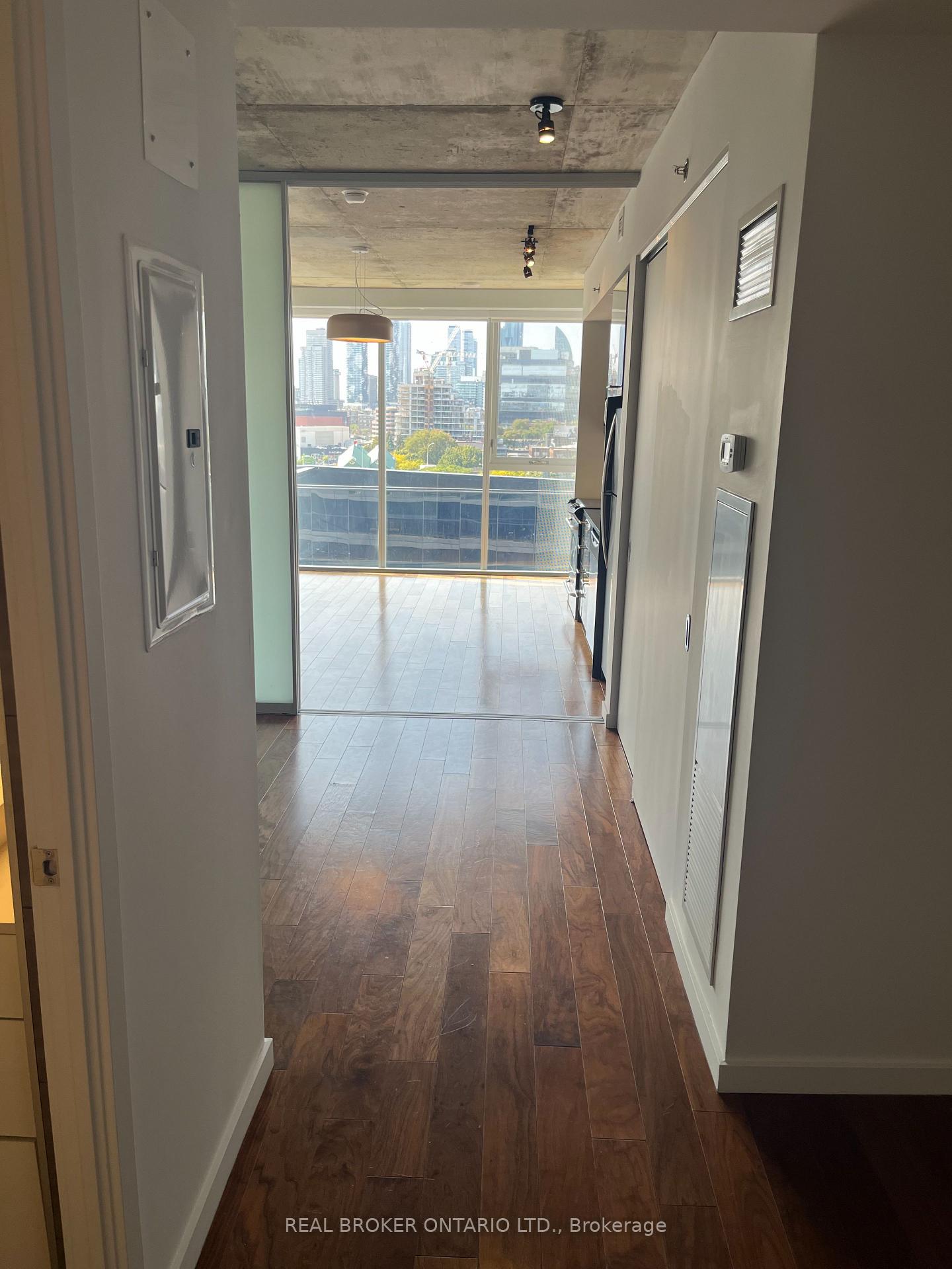 Photo 7 of Unit 915, 32 Trolley Crescent, Toronto, Moss Park — HOMEH