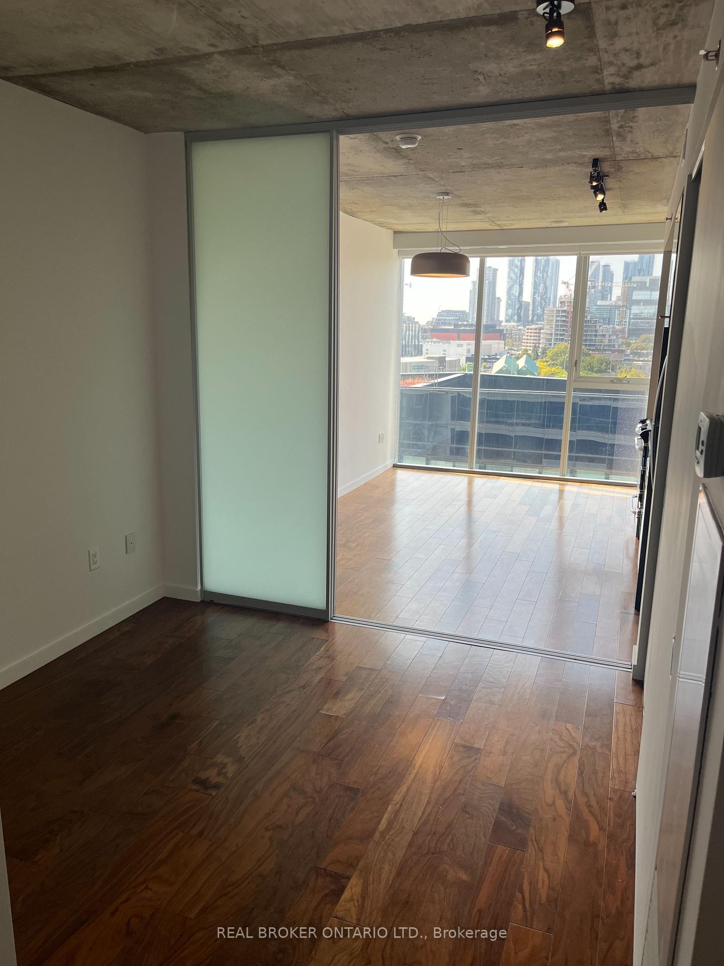 Photo 8 of Unit 915, 32 Trolley Crescent, Toronto, Moss Park — HOMEH