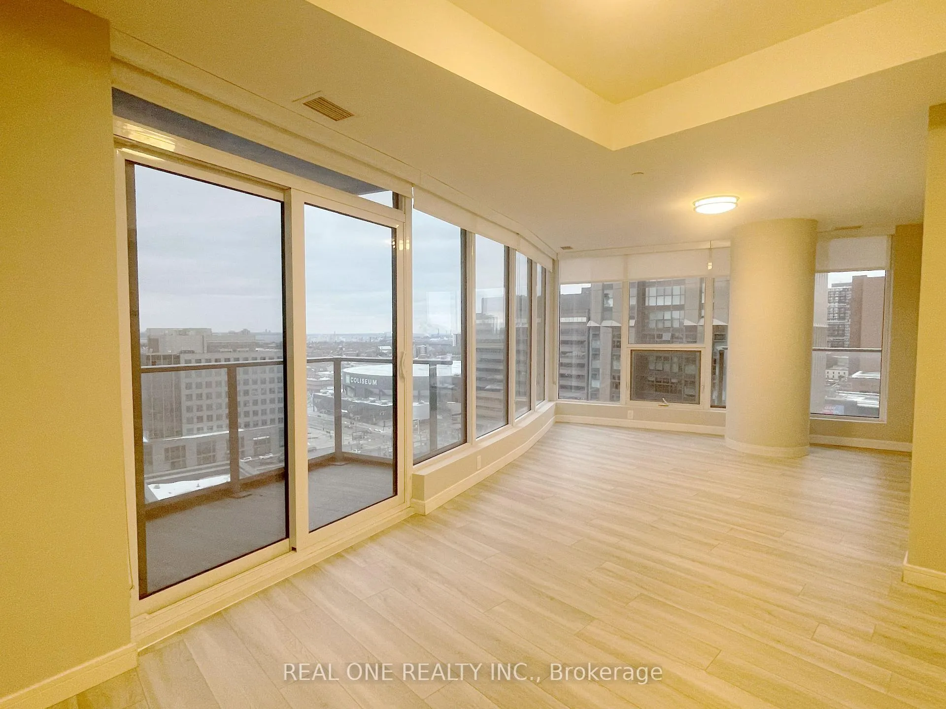 Photo 11 of Unit 1404, 20 George Street, Hamilton, Central — HOMEH
