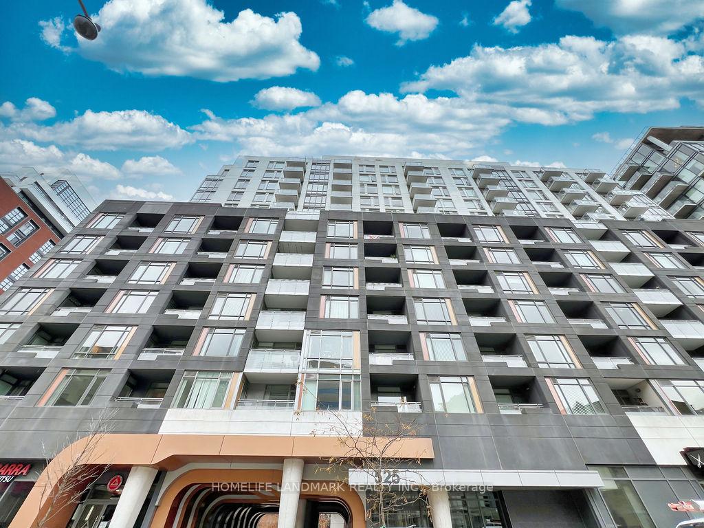 Front of Unit 1620, 525 Adelaide Street W