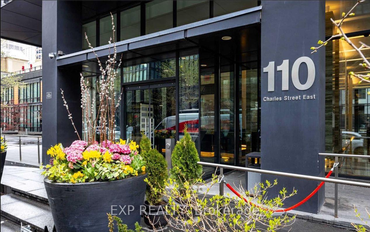 Photo 3 of Unit 3905, 110 Charles Street E, Toronto, Church-Yonge Corridor — HOMEH