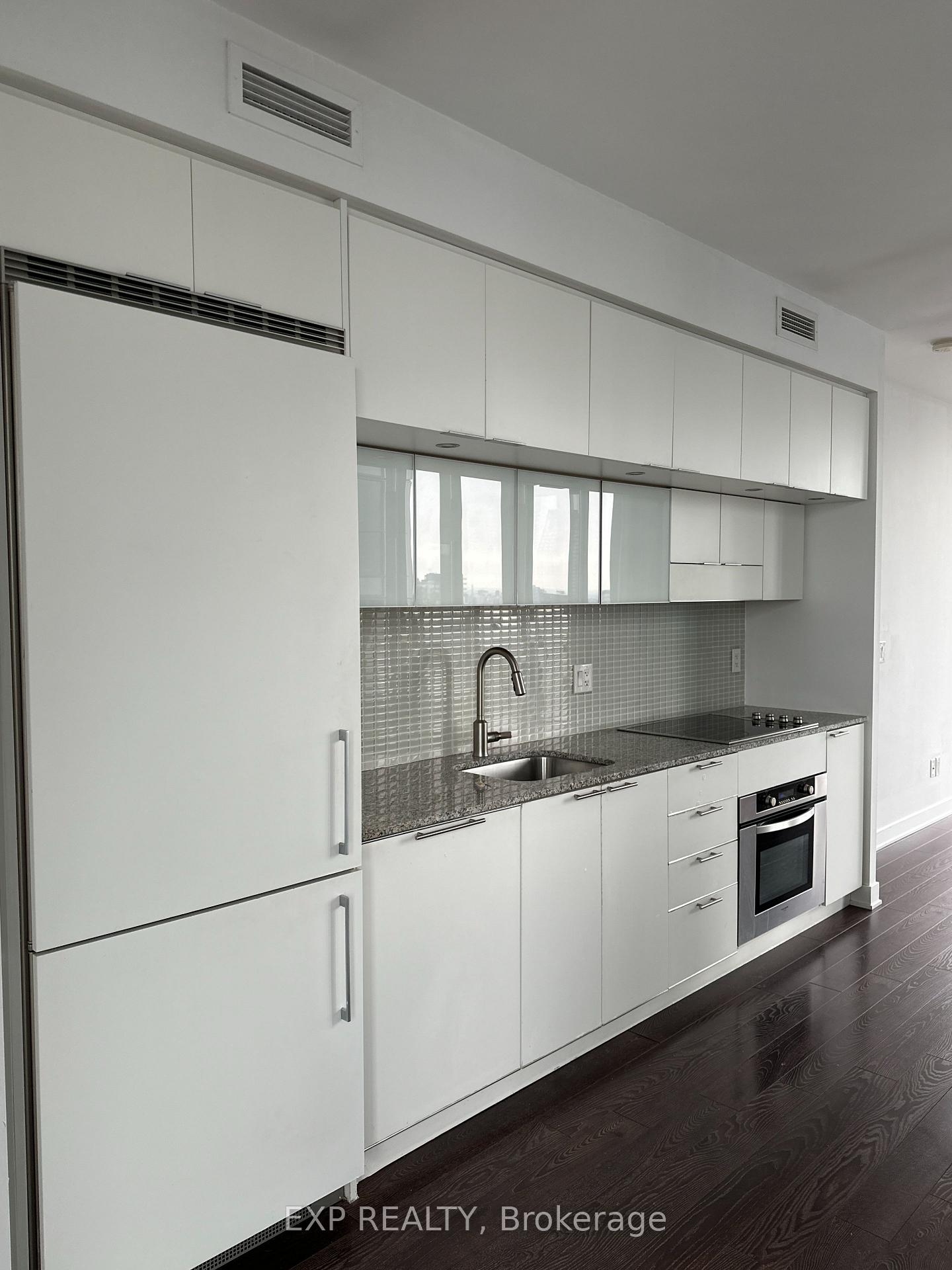 Photo 5 of Unit 3905, 110 Charles Street E, Toronto, Church-Yonge Corridor — HOMEH
