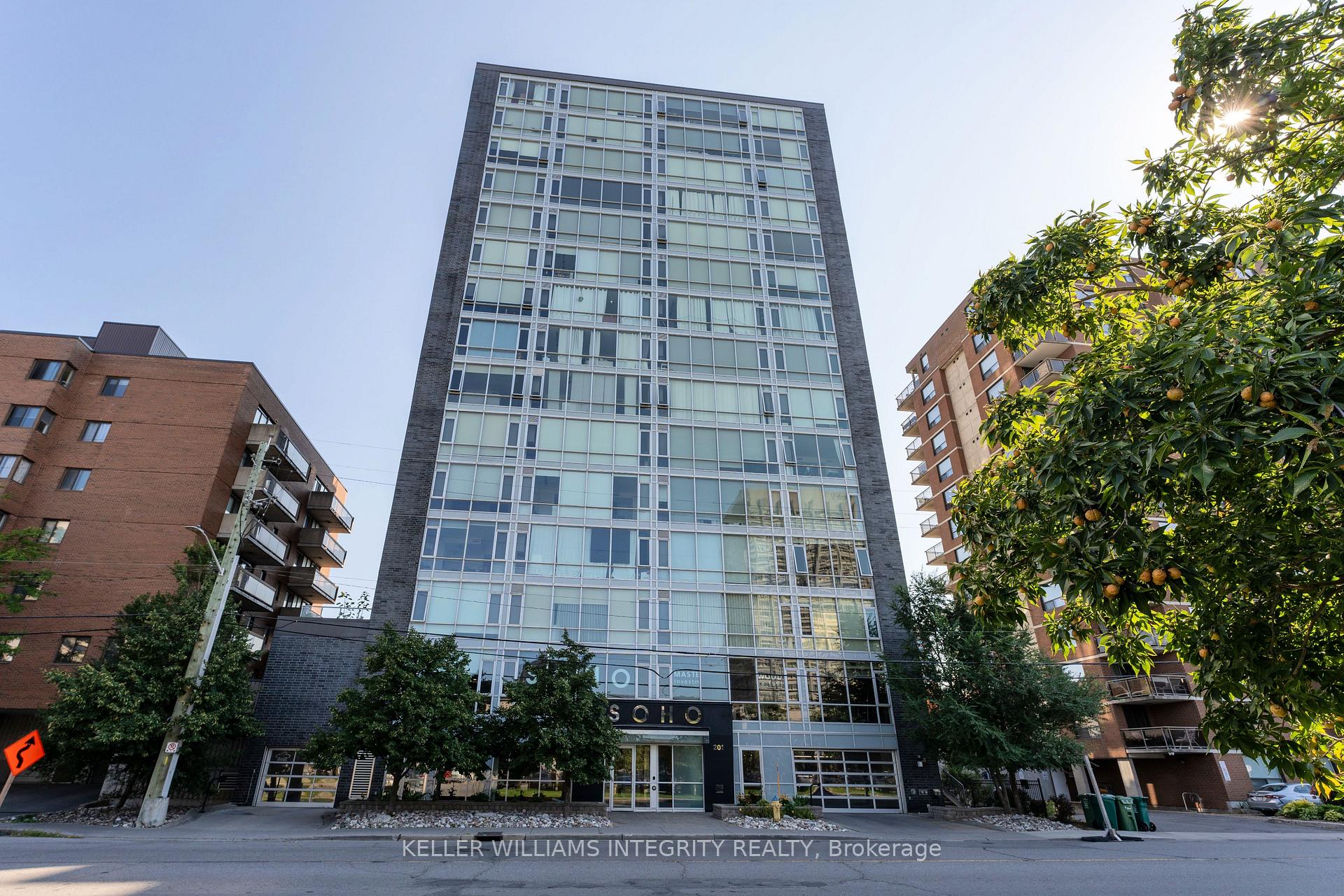 Front of Unit 901, 201 Parkdale Avenue
