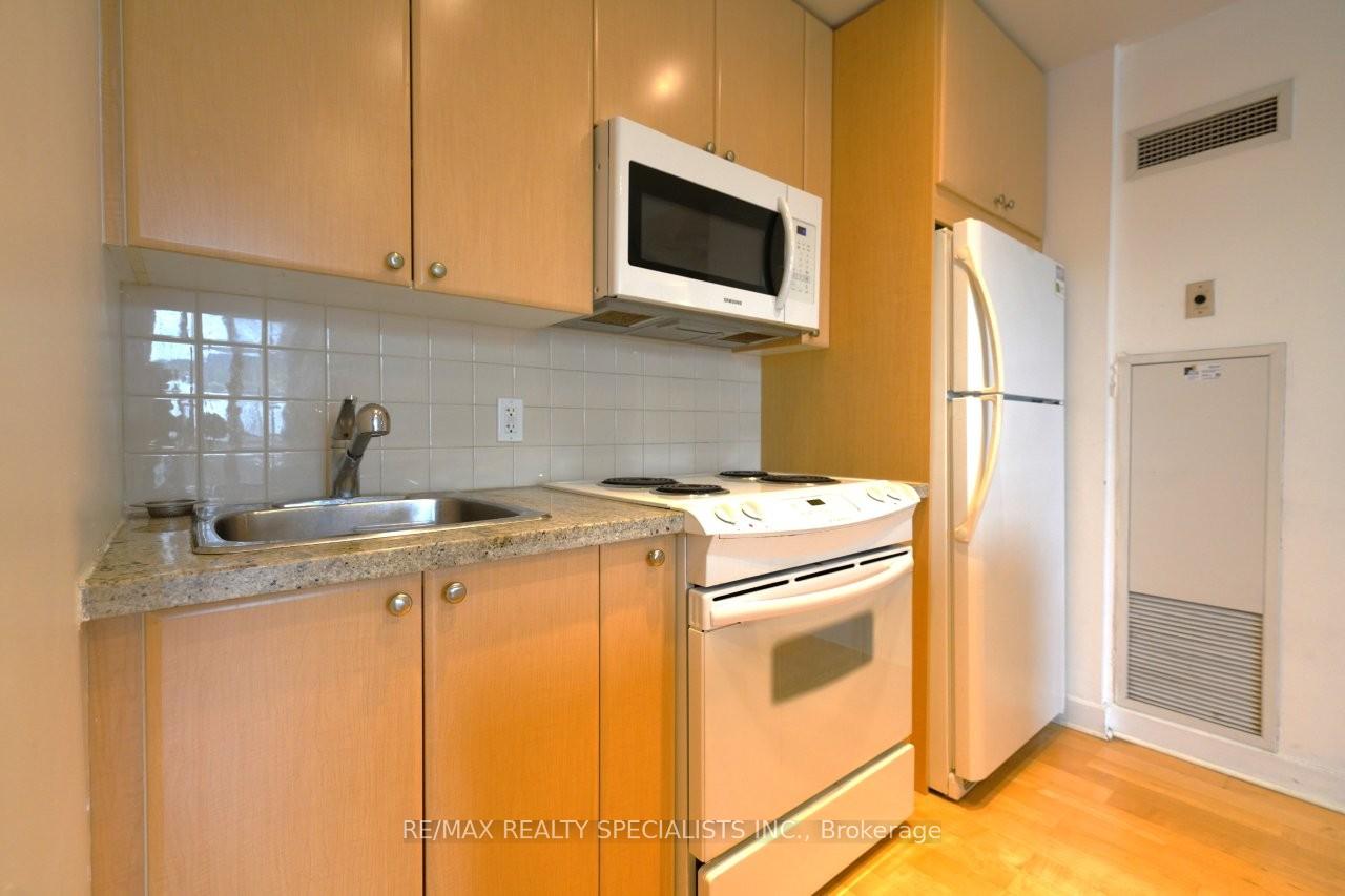 Photo 18 of Unit 1906, 85 Bloor Street E, Toronto, Church-Yonge Corridor — HOMEH