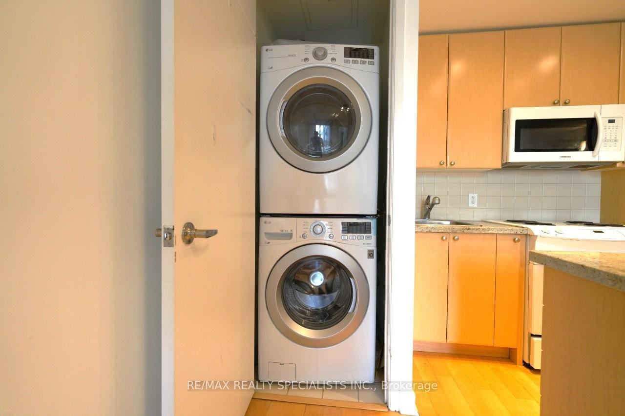Photo 19 of Unit 1906, 85 Bloor Street E, Toronto, Church-Yonge Corridor — HOMEH