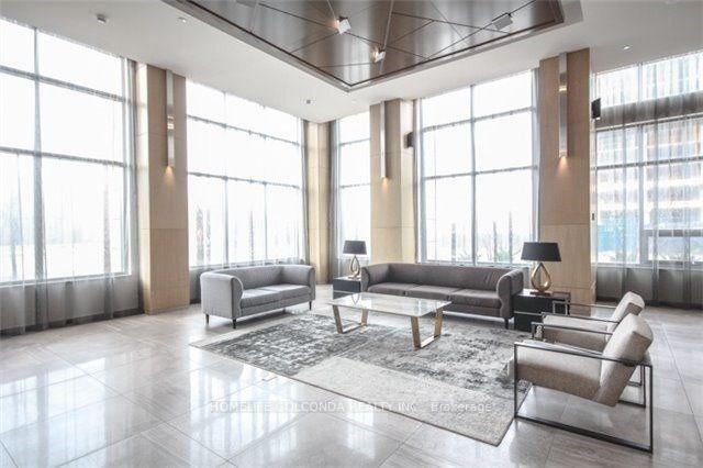 Photo 1 of Unit 712, 18 Uptown Drive, Markham, Unionville — HOMEH