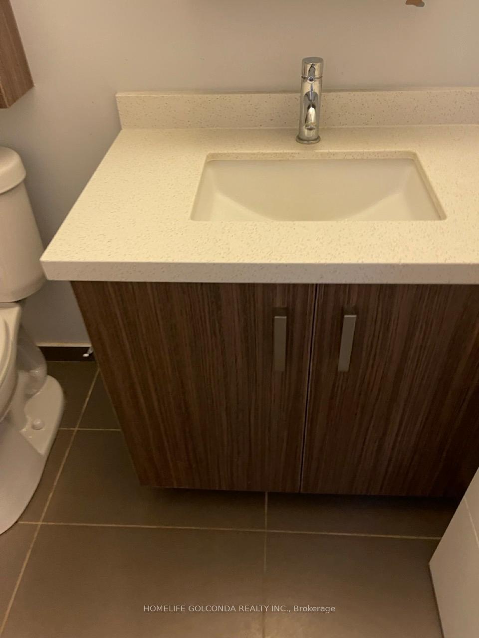 Photo 6 of Unit 712, 18 Uptown Drive, Markham, Unionville — HOMEH