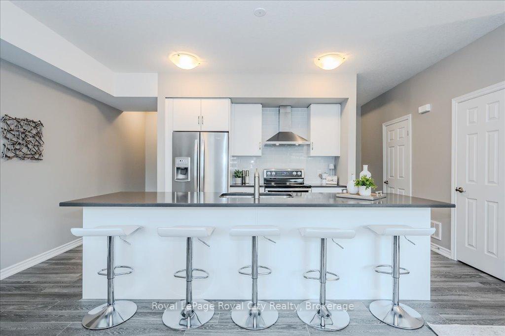 Photo 8 of Unit 52, 107 Westra Drive, Guelph, Willow West/Sugarbush/West Acres — HOMEH