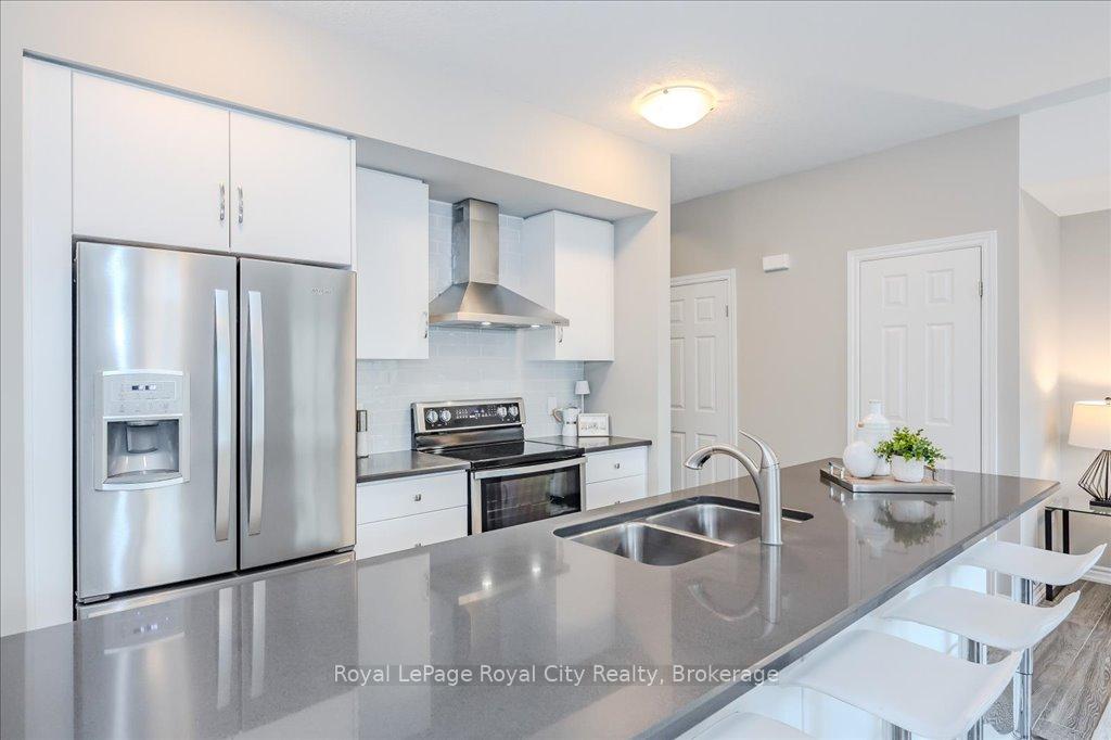 Photo 10 of Unit 52, 107 Westra Drive, Guelph, Willow West/Sugarbush/West Acres — HOMEH