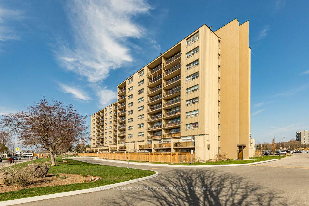 Photo 2 of Unit 310, 15 Nicklaus Drive, Hamilton, Vincent — HOMEH