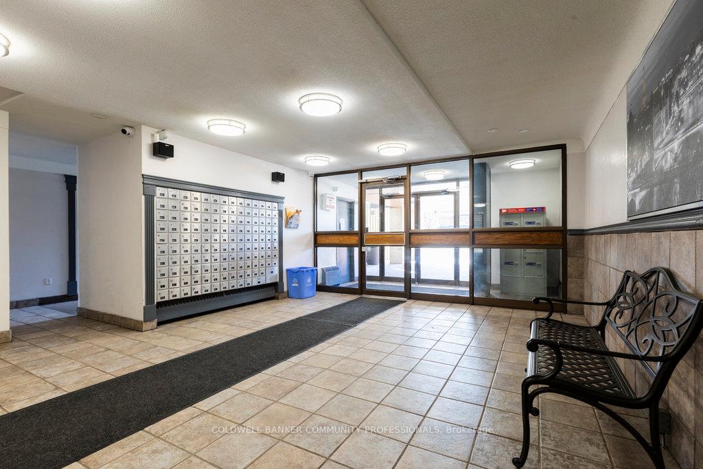 Photo 4 of Unit 310, 15 Nicklaus Drive, Hamilton, Vincent — HOMEH