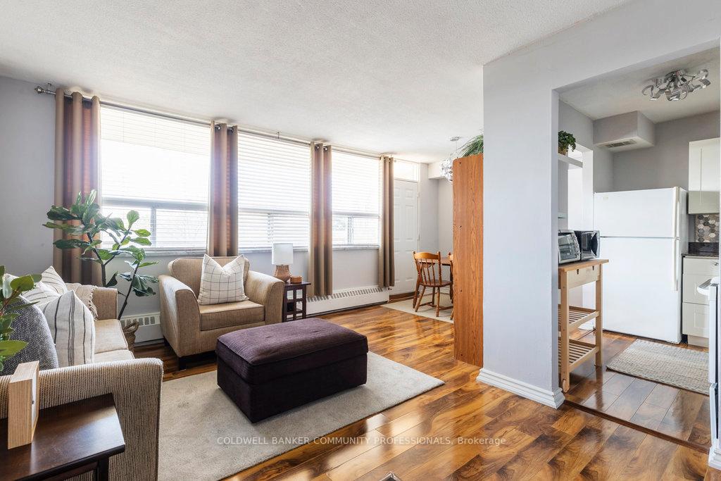 Photo 5 of Unit 310, 15 Nicklaus Drive, Hamilton, Vincent — HOMEH