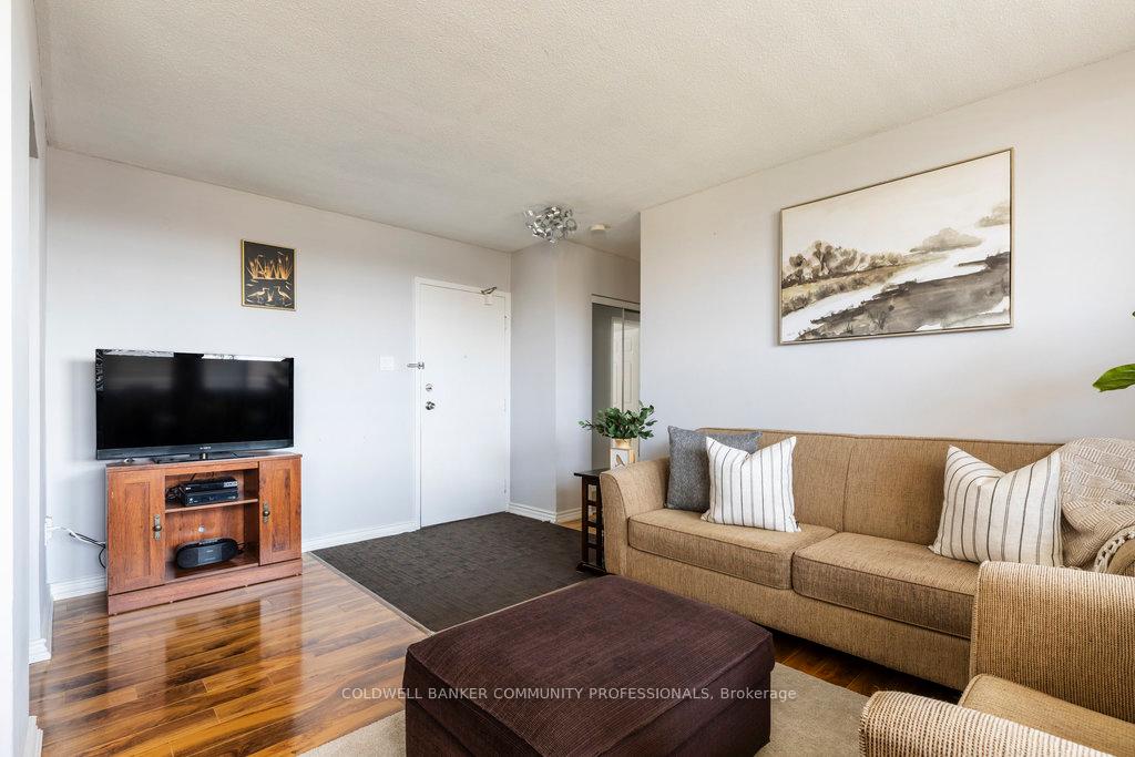 Photo 6 of Unit 310, 15 Nicklaus Drive, Hamilton, Vincent — HOMEH