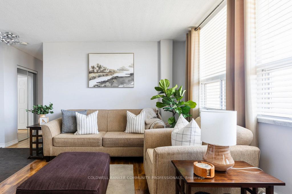 Photo 7 of Unit 310, 15 Nicklaus Drive, Hamilton, Vincent — HOMEH