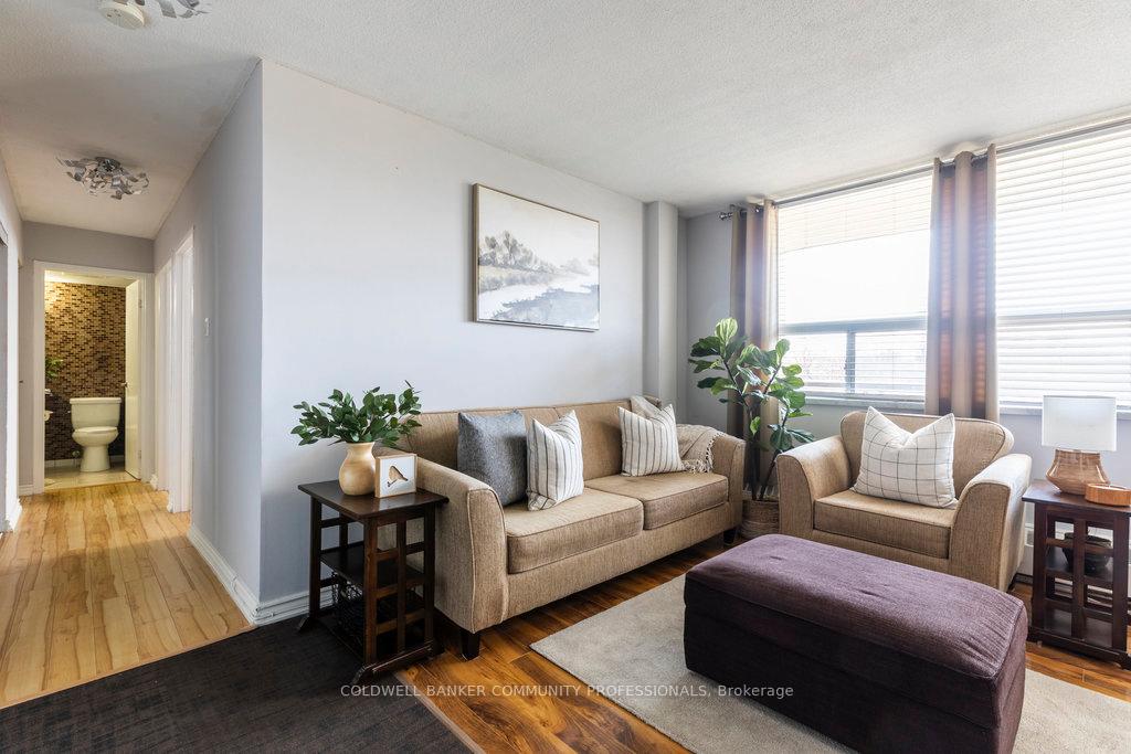 Photo 8 of Unit 310, 15 Nicklaus Drive, Hamilton, Vincent — HOMEH