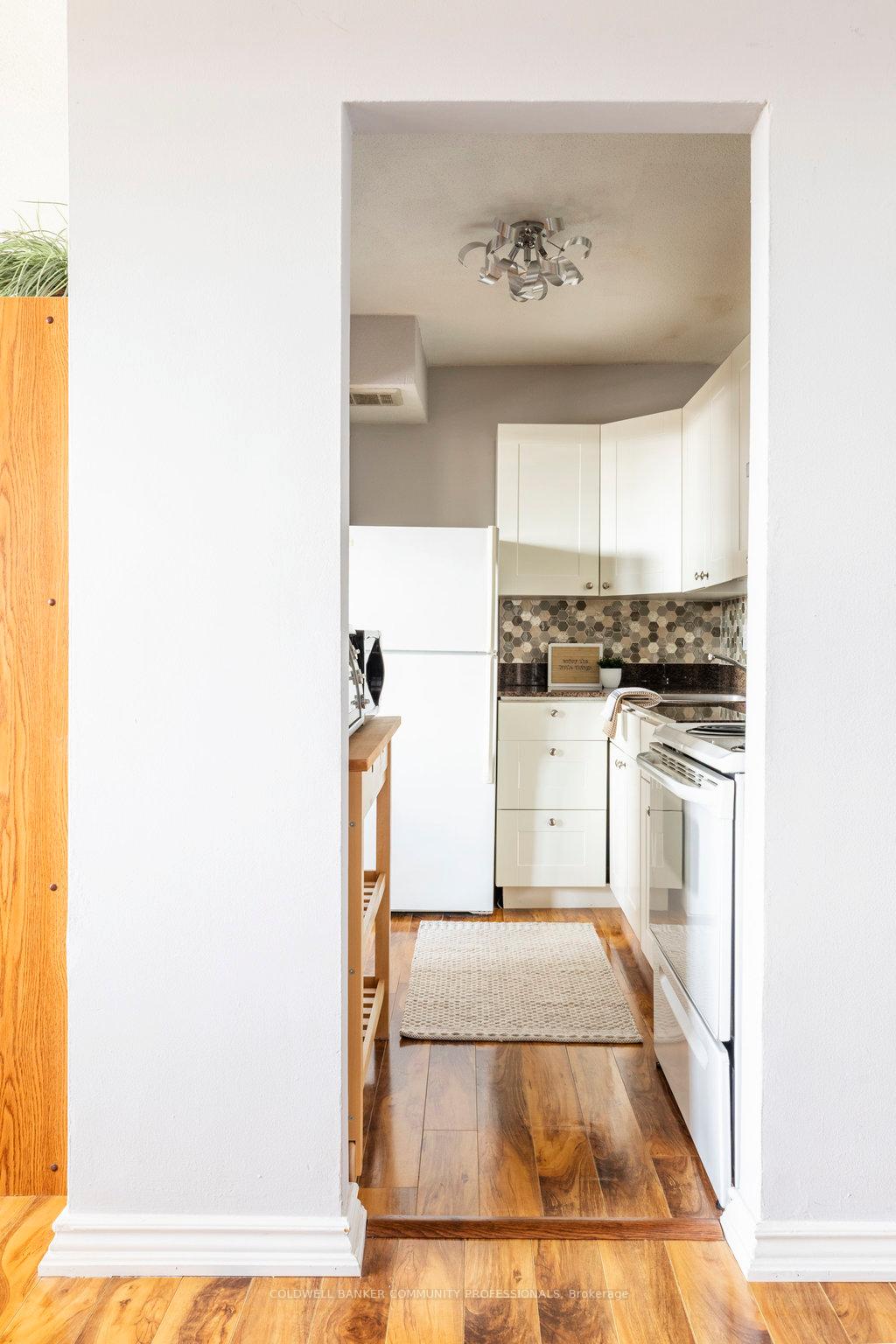 Photo 14 of Unit 310, 15 Nicklaus Drive, Hamilton, Vincent — HOMEH