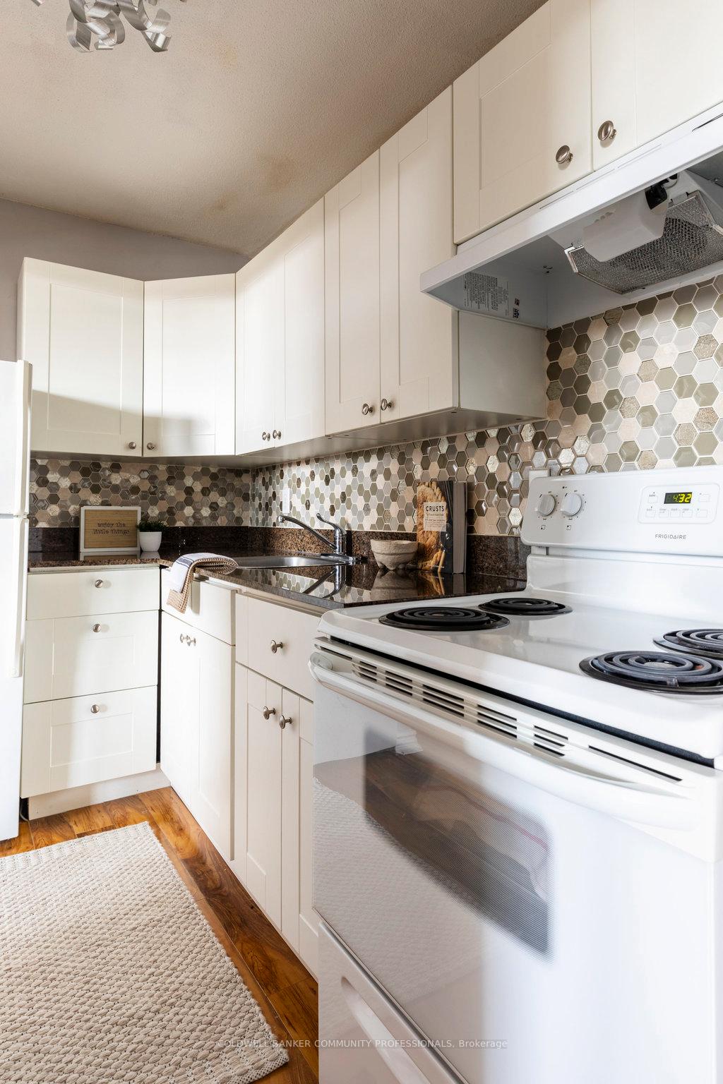Photo 15 of Unit 310, 15 Nicklaus Drive, Hamilton, Vincent — HOMEH