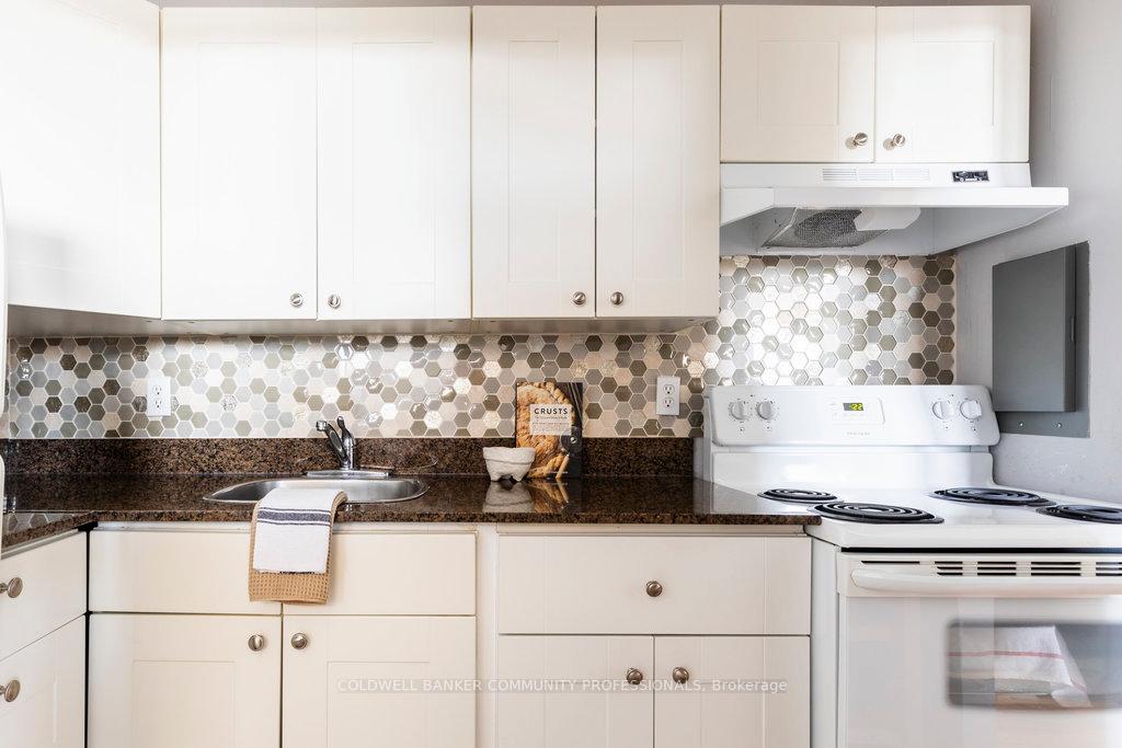 Photo 17 of Unit 310, 15 Nicklaus Drive, Hamilton, Vincent — HOMEH