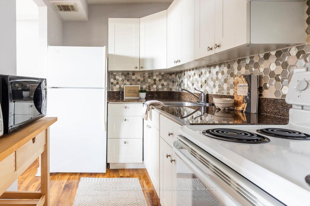 Photo 18 of Unit 310, 15 Nicklaus Drive, Hamilton, Vincent — HOMEH