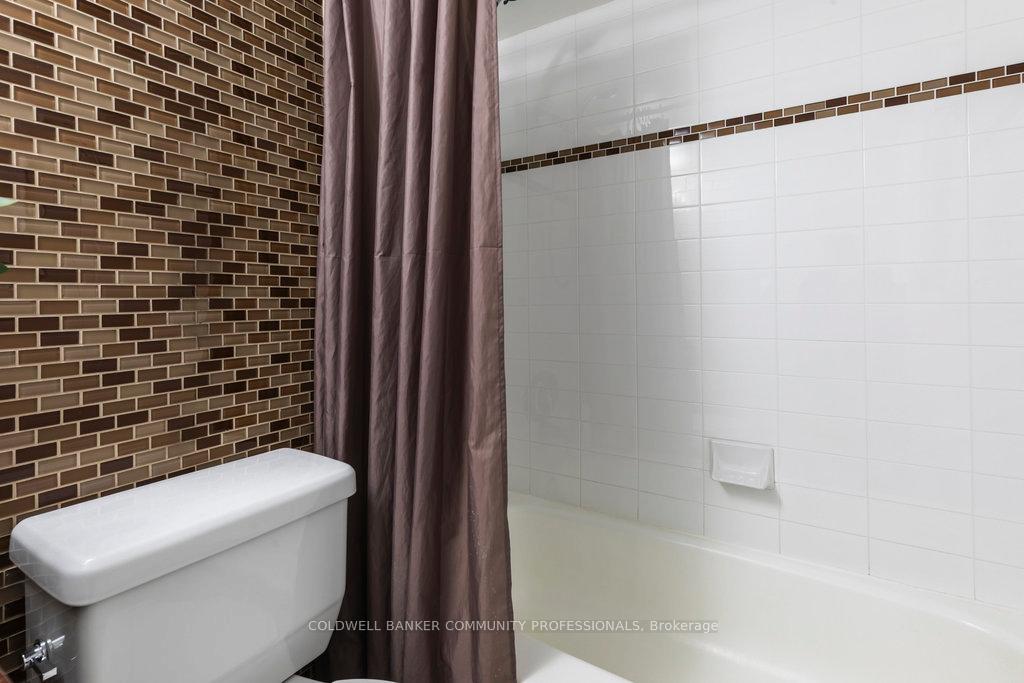 Photo 36 of Unit 310, 15 Nicklaus Drive, Hamilton, Vincent — HOMEH