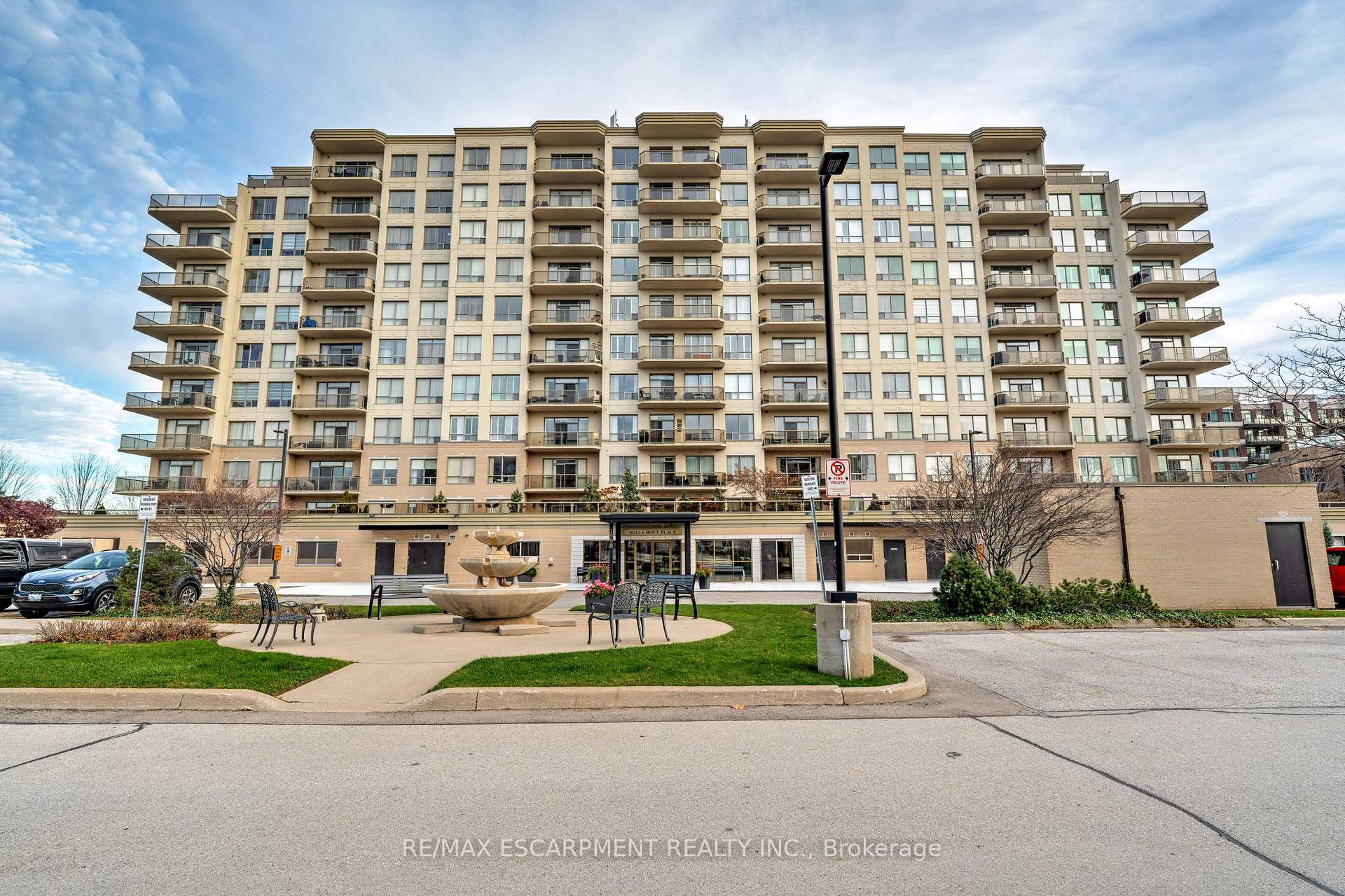 Photo 1 of Unit 904, 1998 Ironstone Drive, Burlington, Uptown — HOMEH