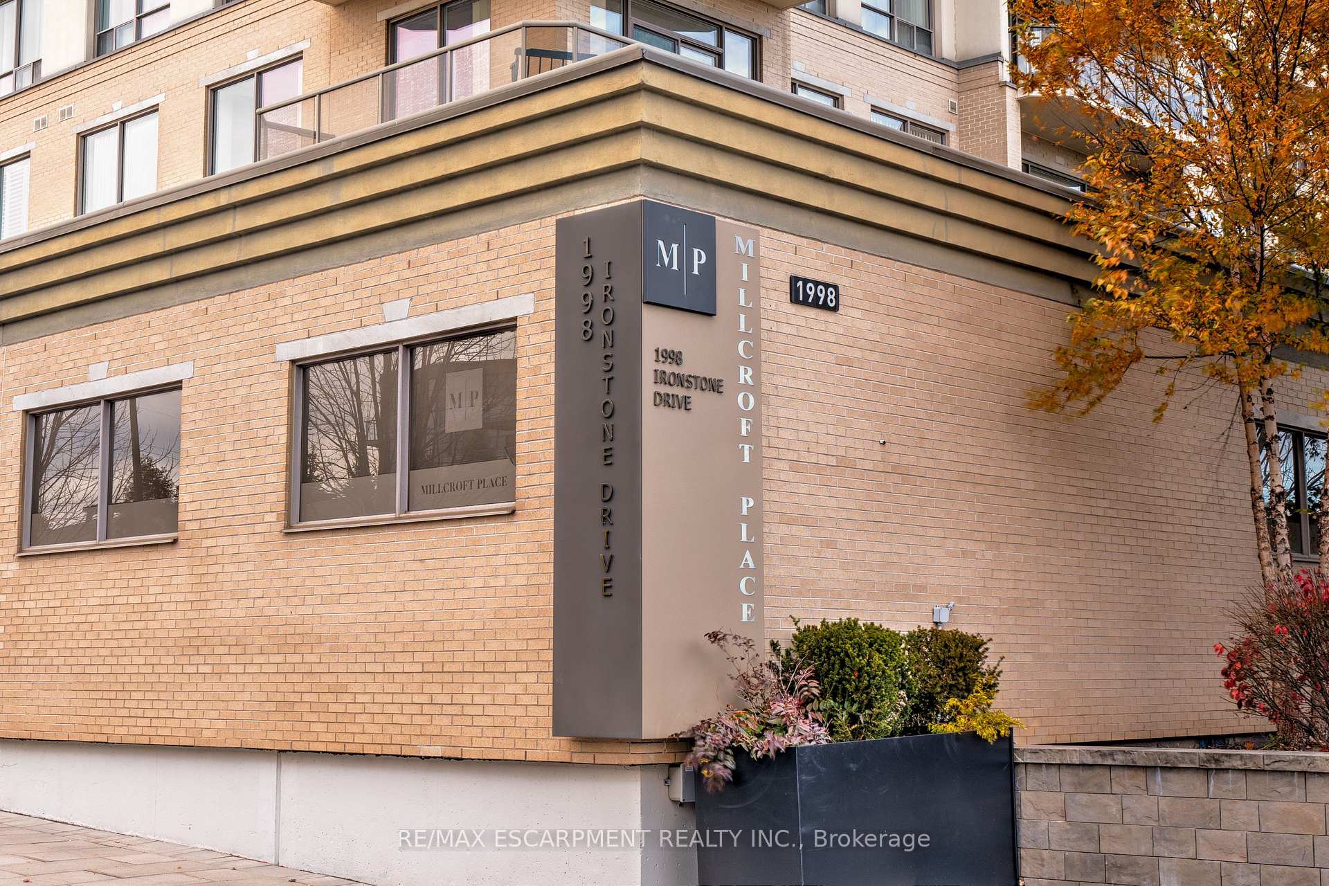 Photo 5 of Unit 904, 1998 Ironstone Drive, Burlington, Uptown — HOMEH