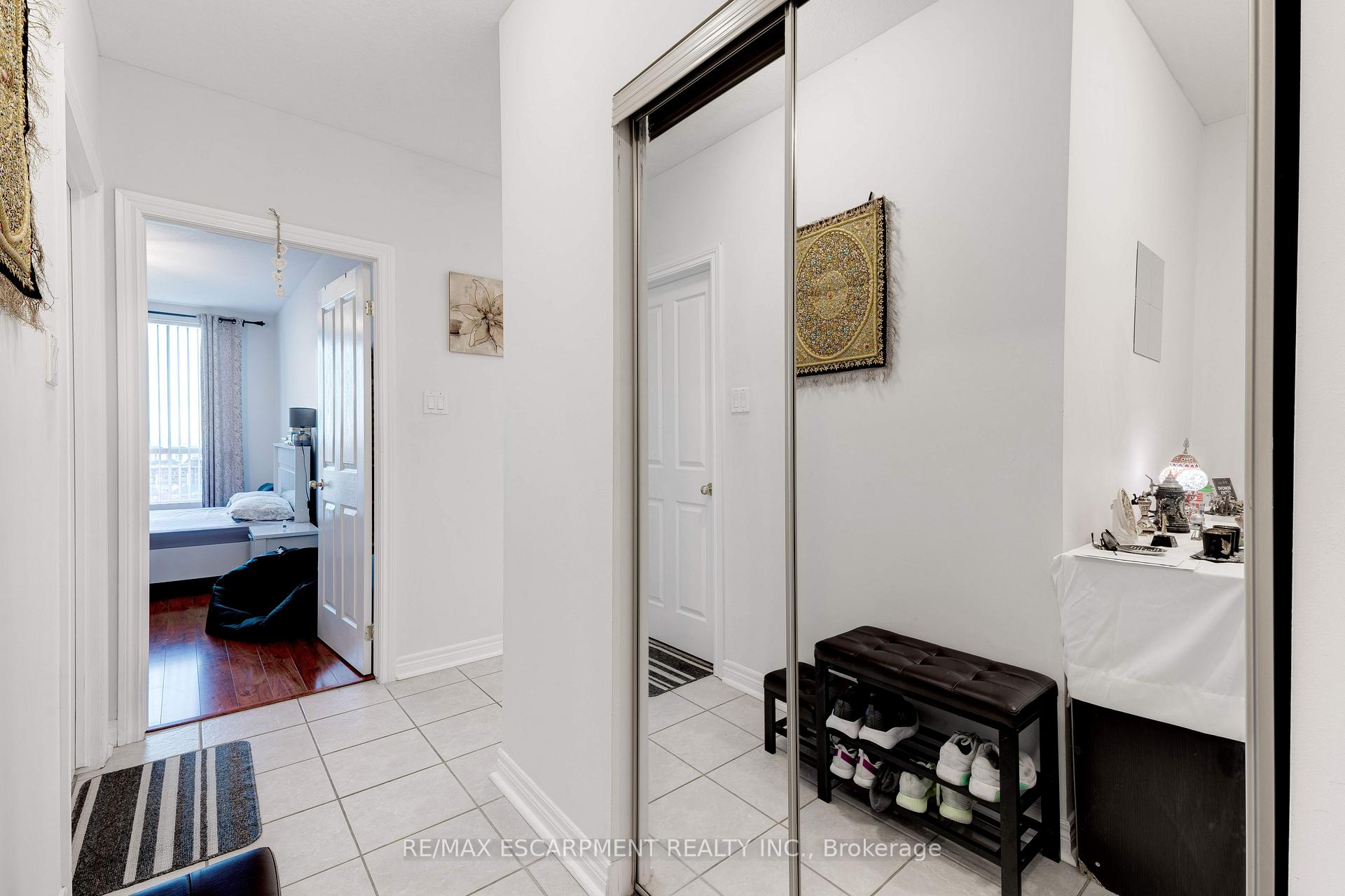 Photo 22 of Unit 904, 1998 Ironstone Drive, Burlington, Uptown — HOMEH