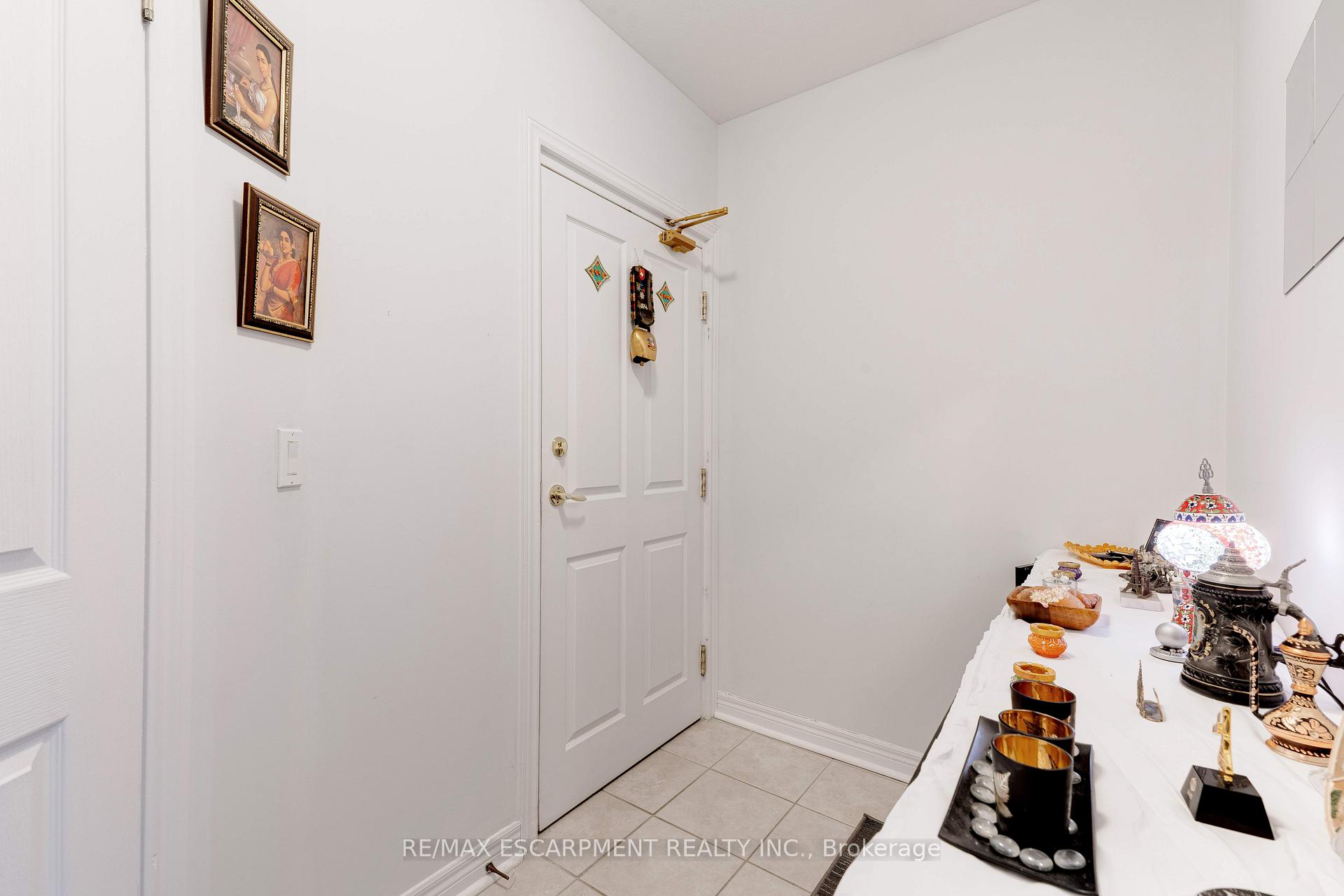 Photo 31 of Unit 904, 1998 Ironstone Drive, Burlington, Uptown — HOMEH