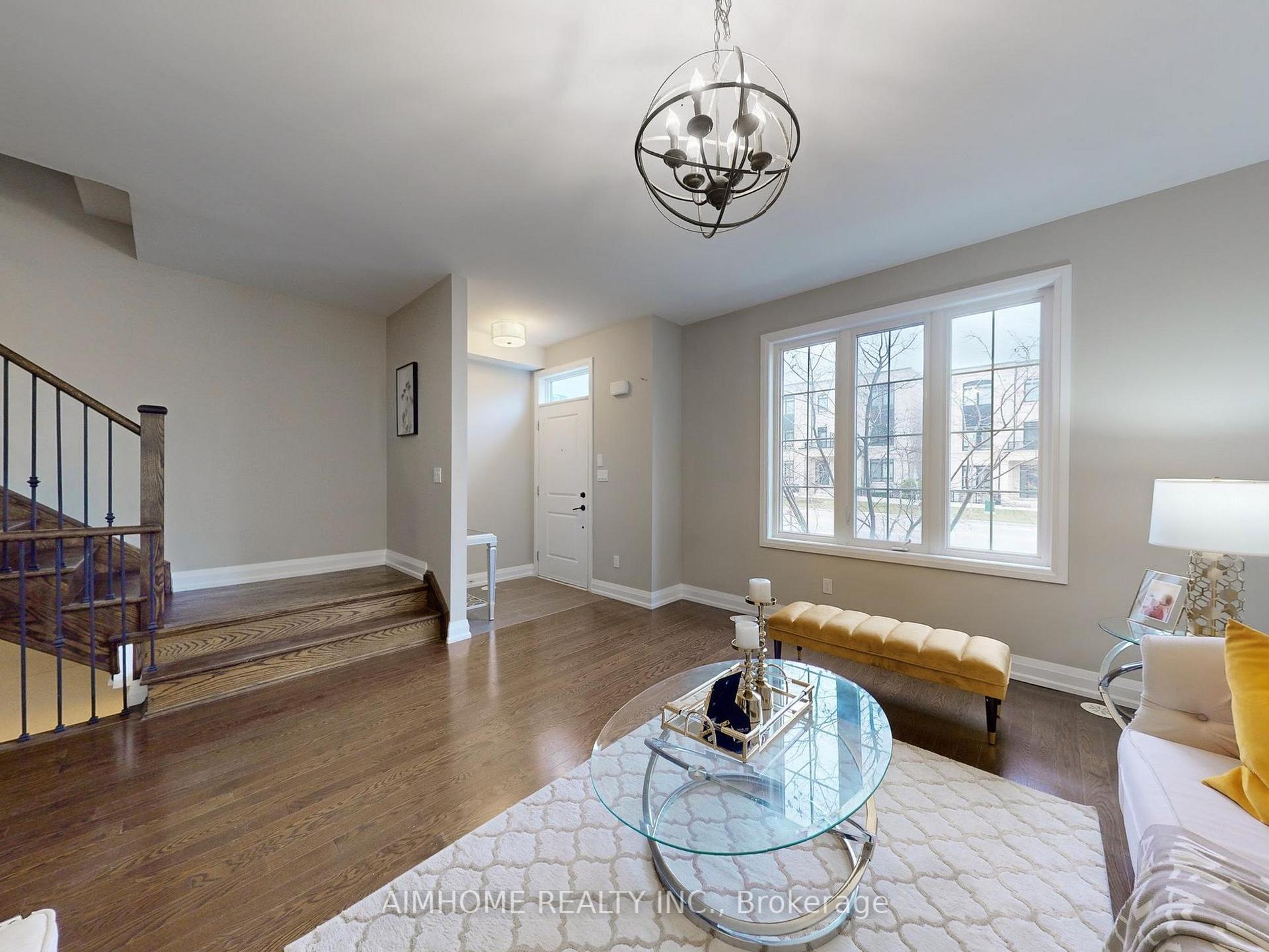 Photo 6 of 79 Village Parkway, Markham, Unionville — HOMEH