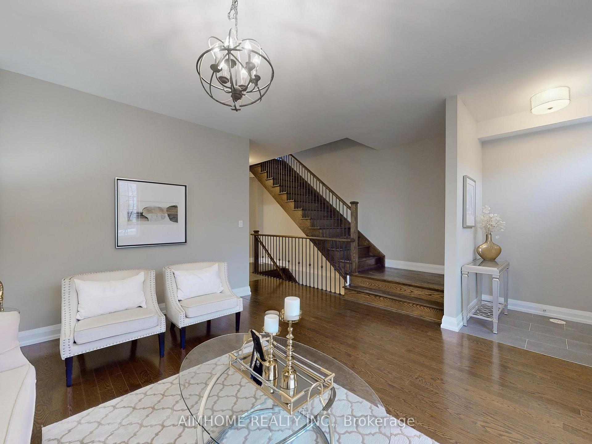 Photo 7 of 79 Village Parkway, Markham, Unionville — HOMEH