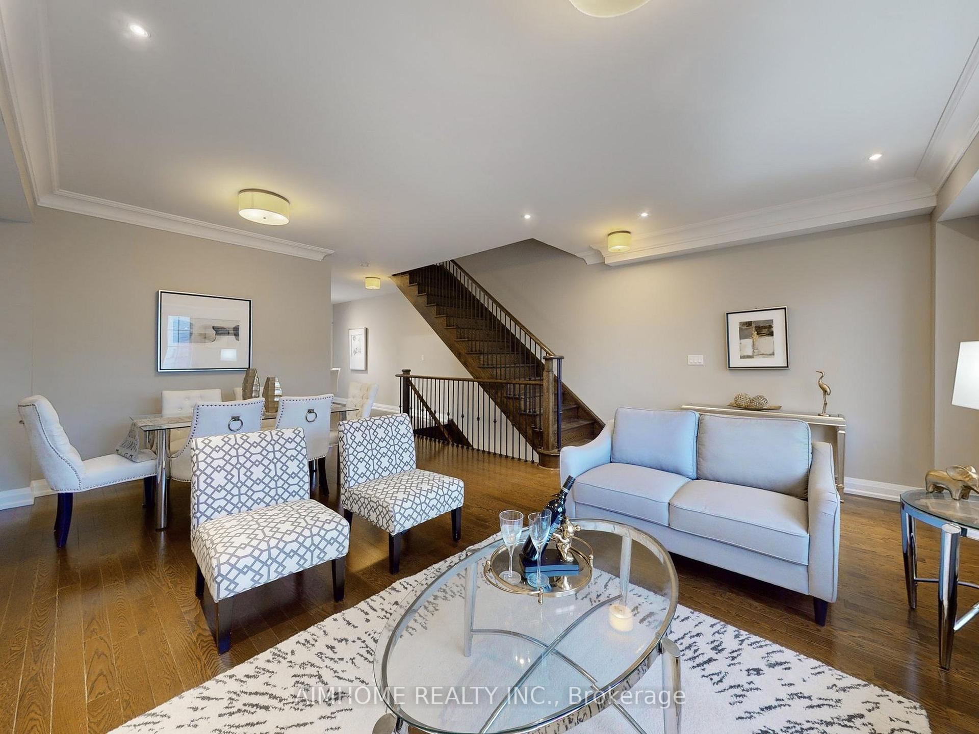 Photo 12 of 79 Village Parkway, Markham, Unionville — HOMEH