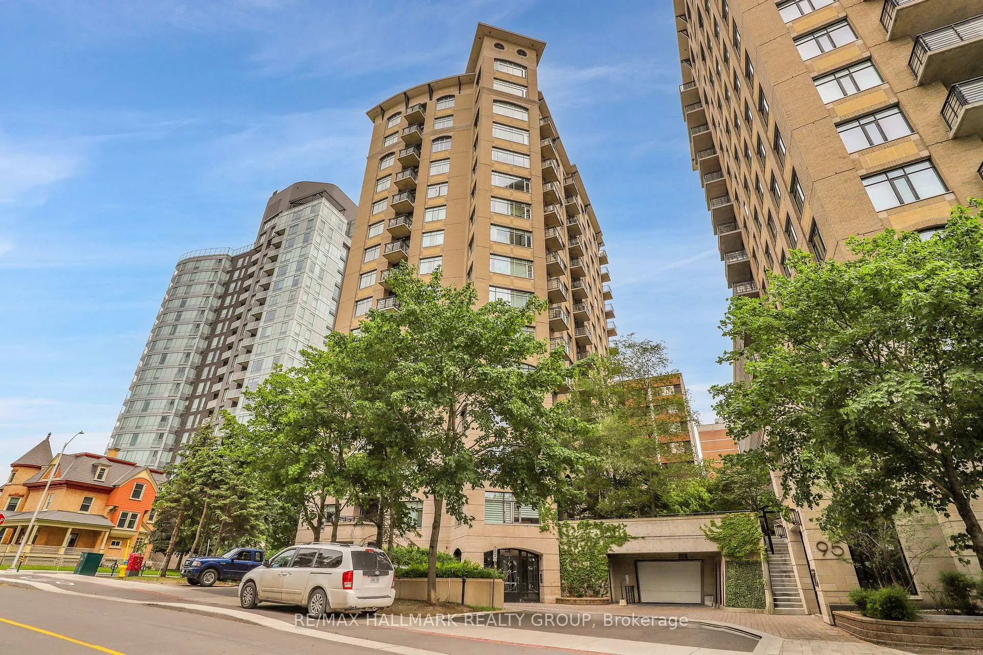 Front of Unit 1003, 85 Bronson Avenue
