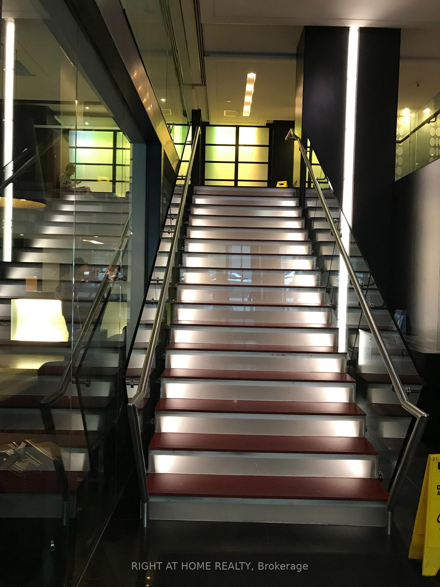 Photo 4 of Unit 914, 210 Victoria Street, Toronto, Church-Yonge Corridor — HOMEH