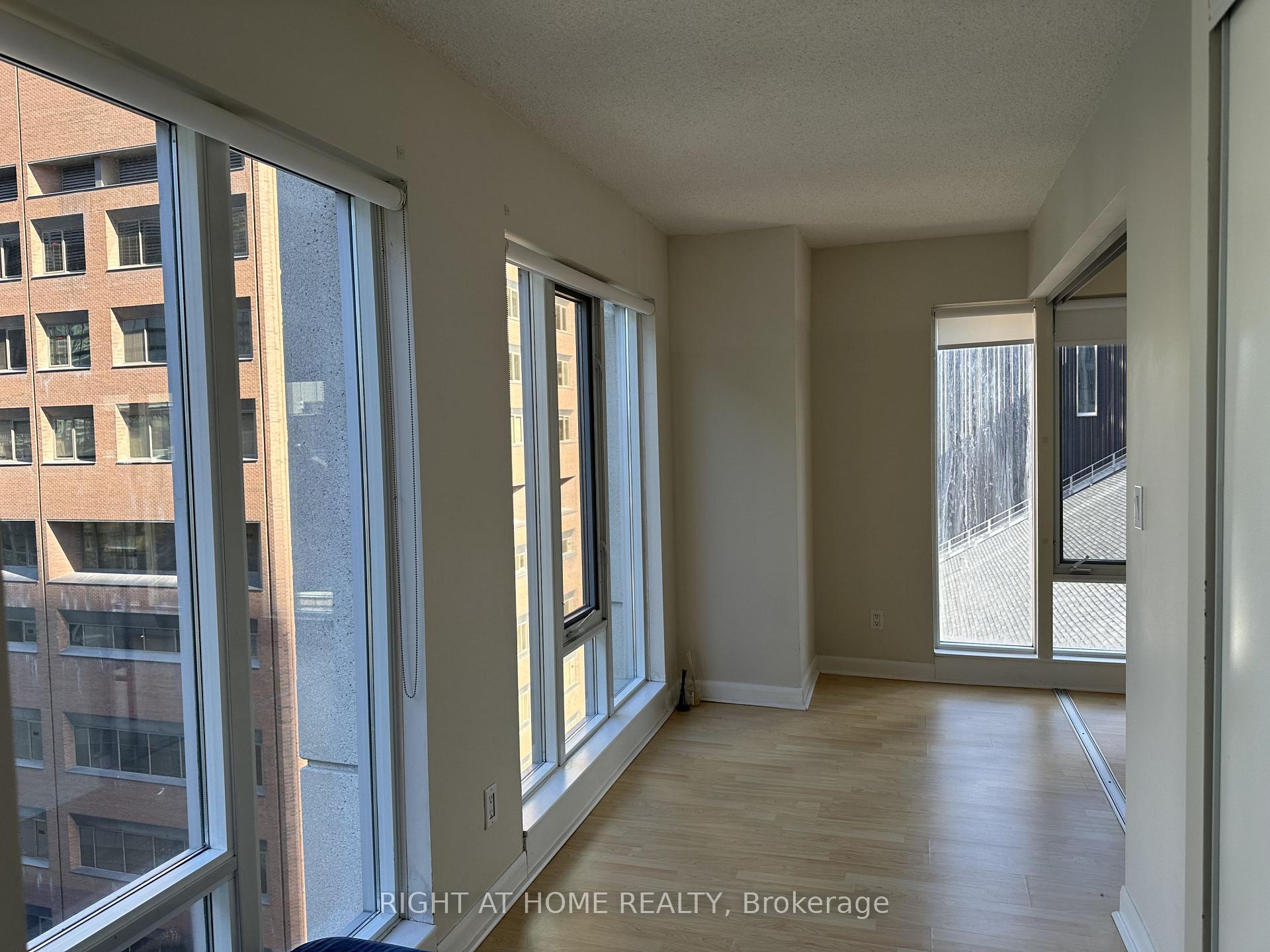Photo 9 of Unit 914, 210 Victoria Street, Toronto, Church-Yonge Corridor — HOMEH