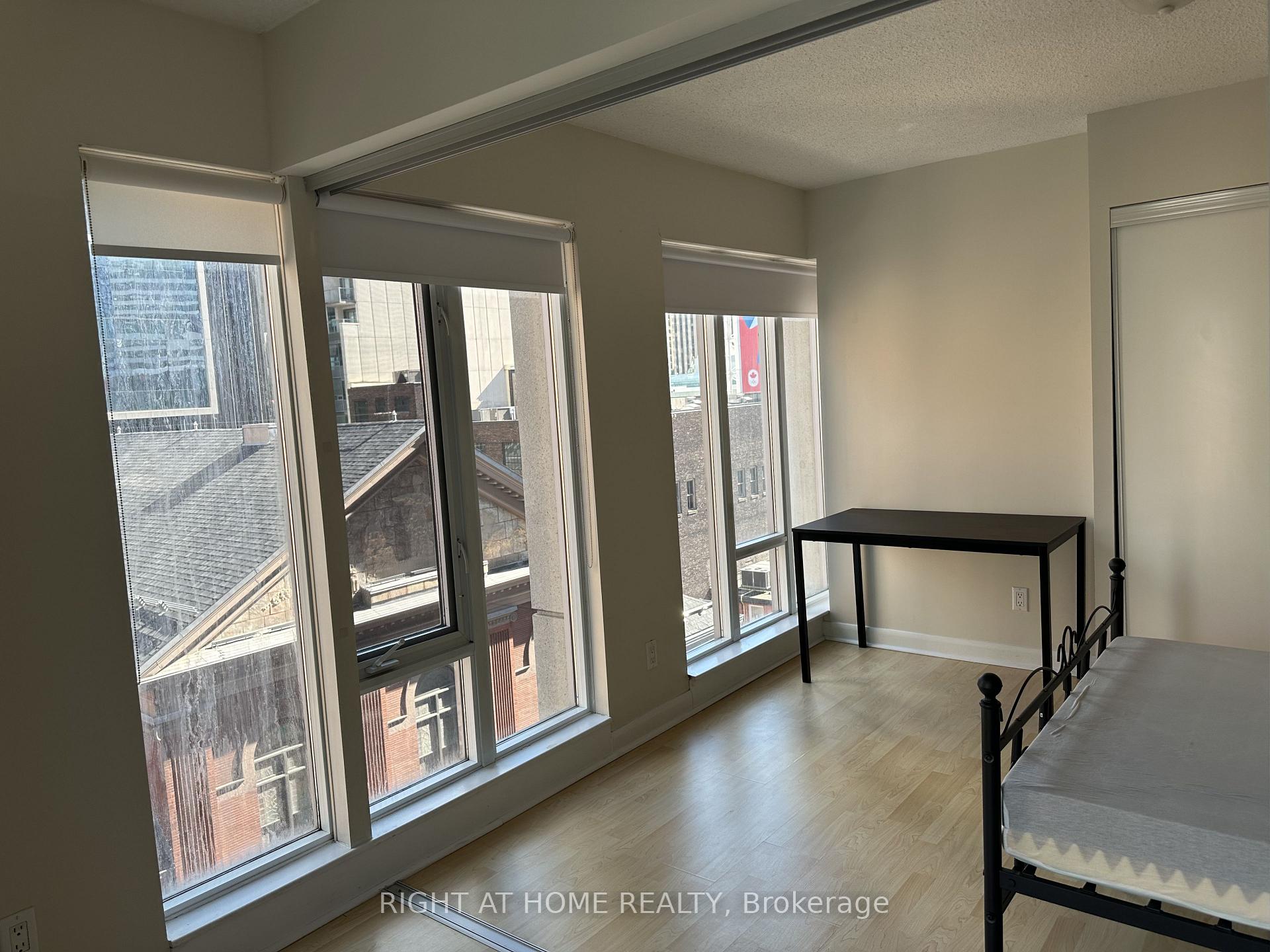 Photo 11 of Unit 914, 210 Victoria Street, Toronto, Church-Yonge Corridor — HOMEH