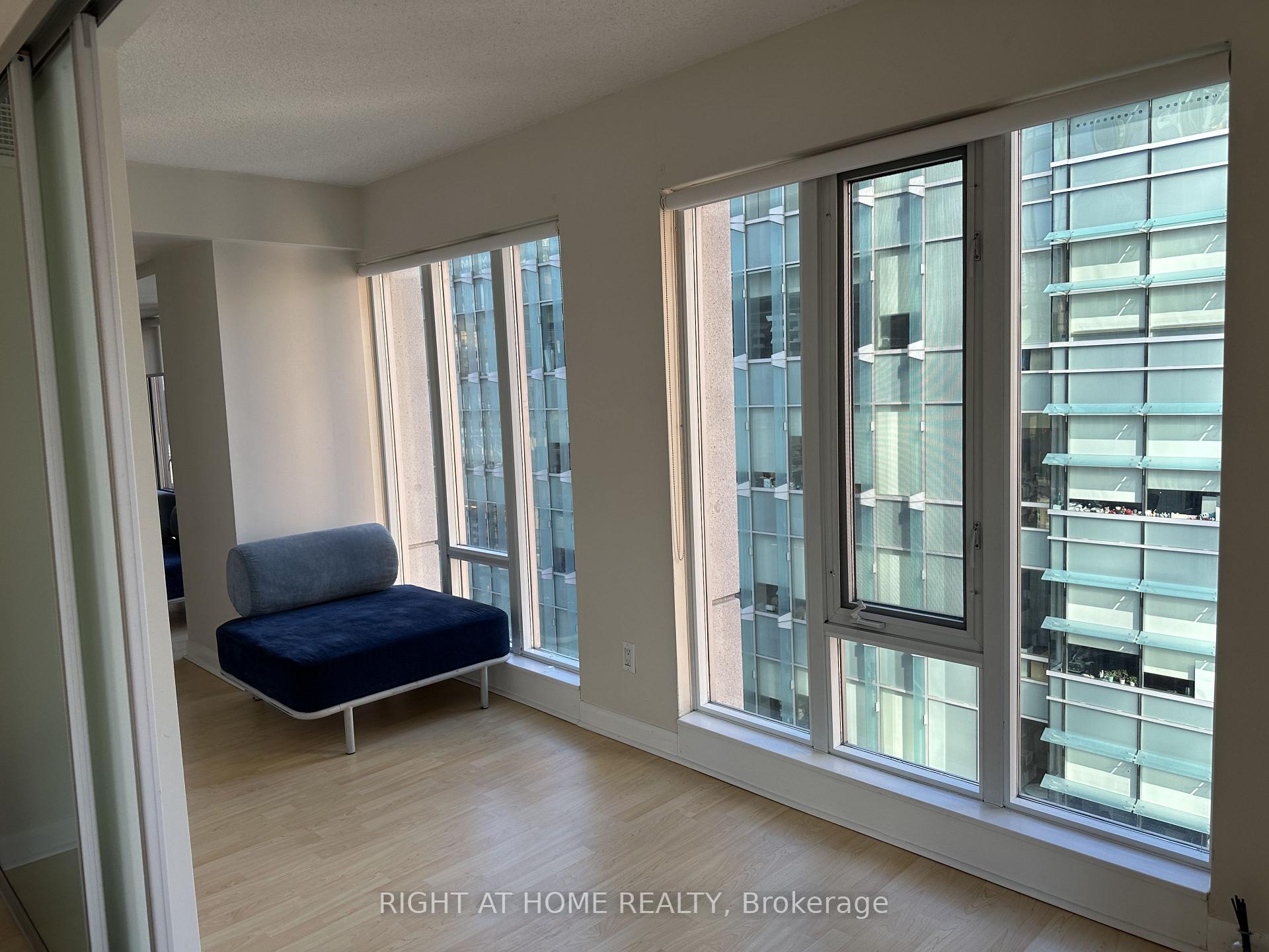 Photo 12 of Unit 914, 210 Victoria Street, Toronto, Church-Yonge Corridor — HOMEH