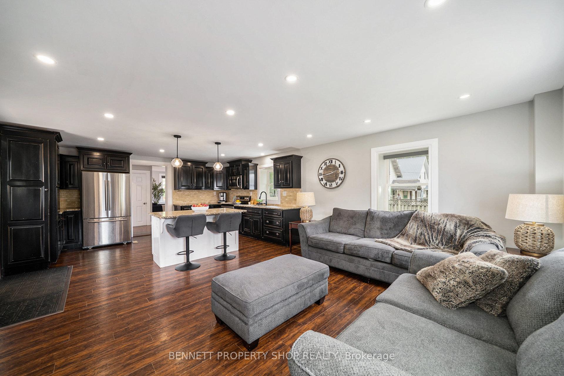 Photo 4 of 41 Centre Street, Edwardsburgh/Cardinal, Edwardsburgh/Cardinal Twp — HOMEH