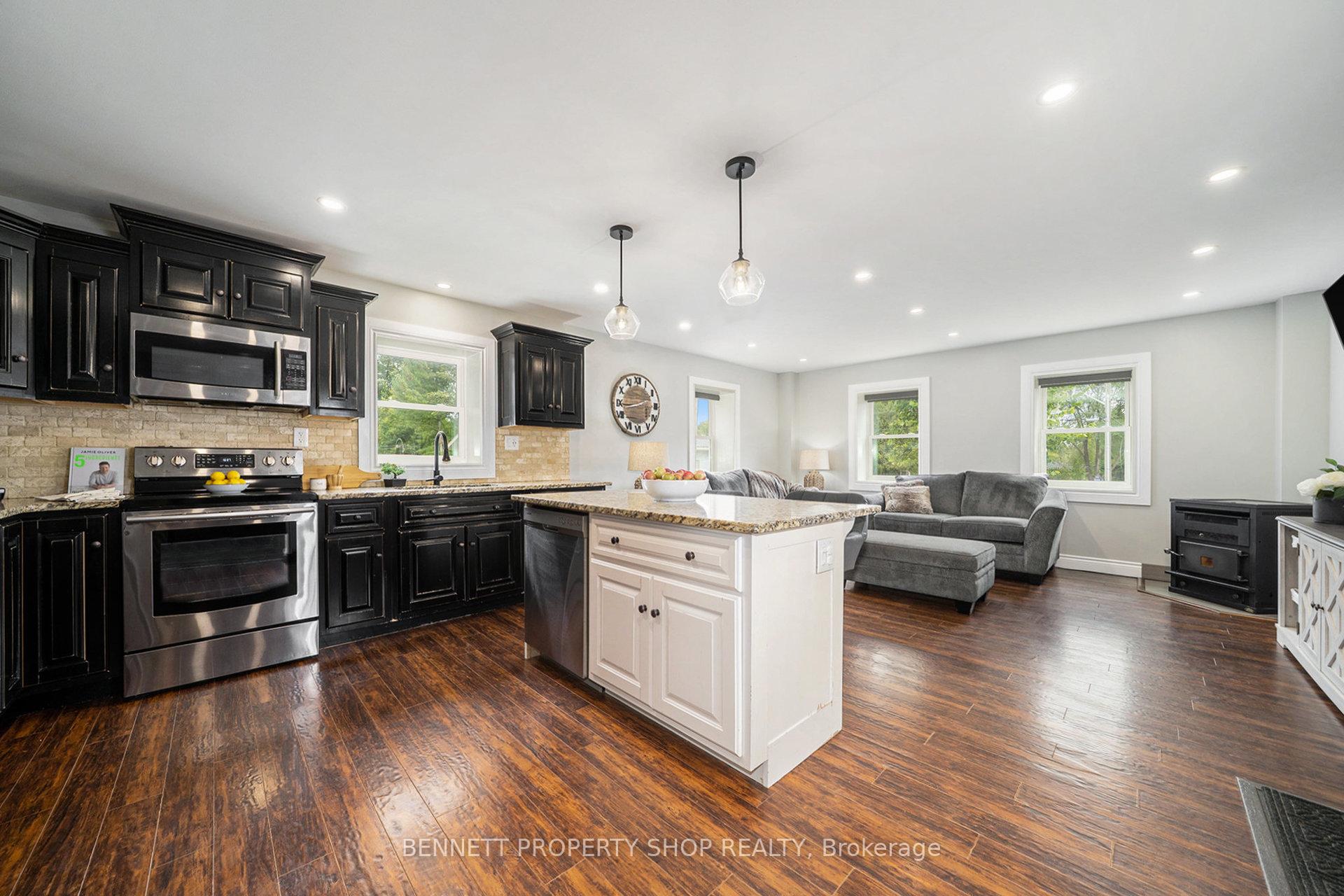 Photo 6 of 41 Centre Street, Edwardsburgh/Cardinal, Edwardsburgh/Cardinal Twp — HOMEH