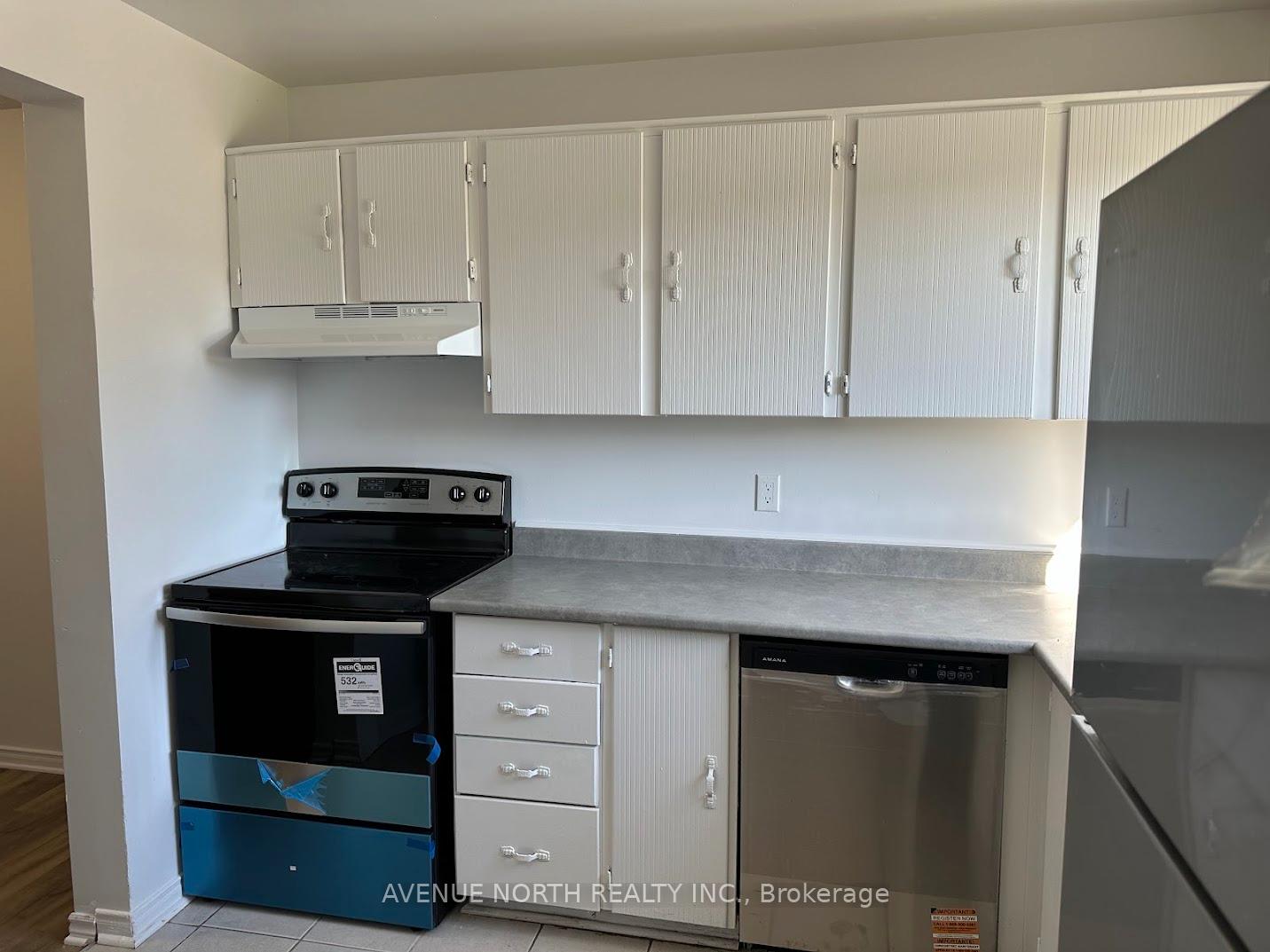 Photo 10 of 1790 Dondale St Street, Ottawa, Pineview — HOMEH