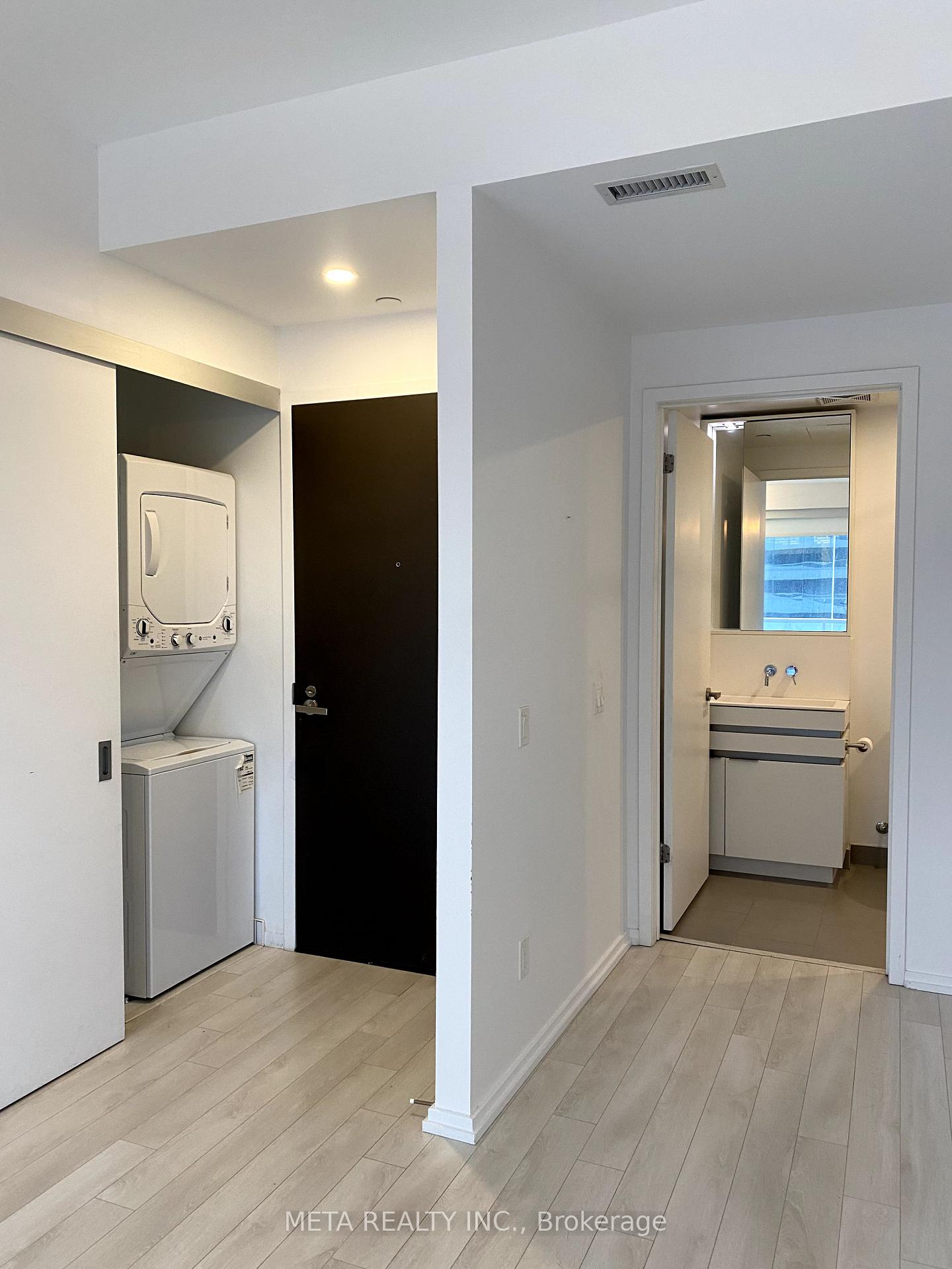 Photo 5 of Unit 1808, 197 Yonge Street W, Toronto, Church-Yonge Corridor — HOMEH