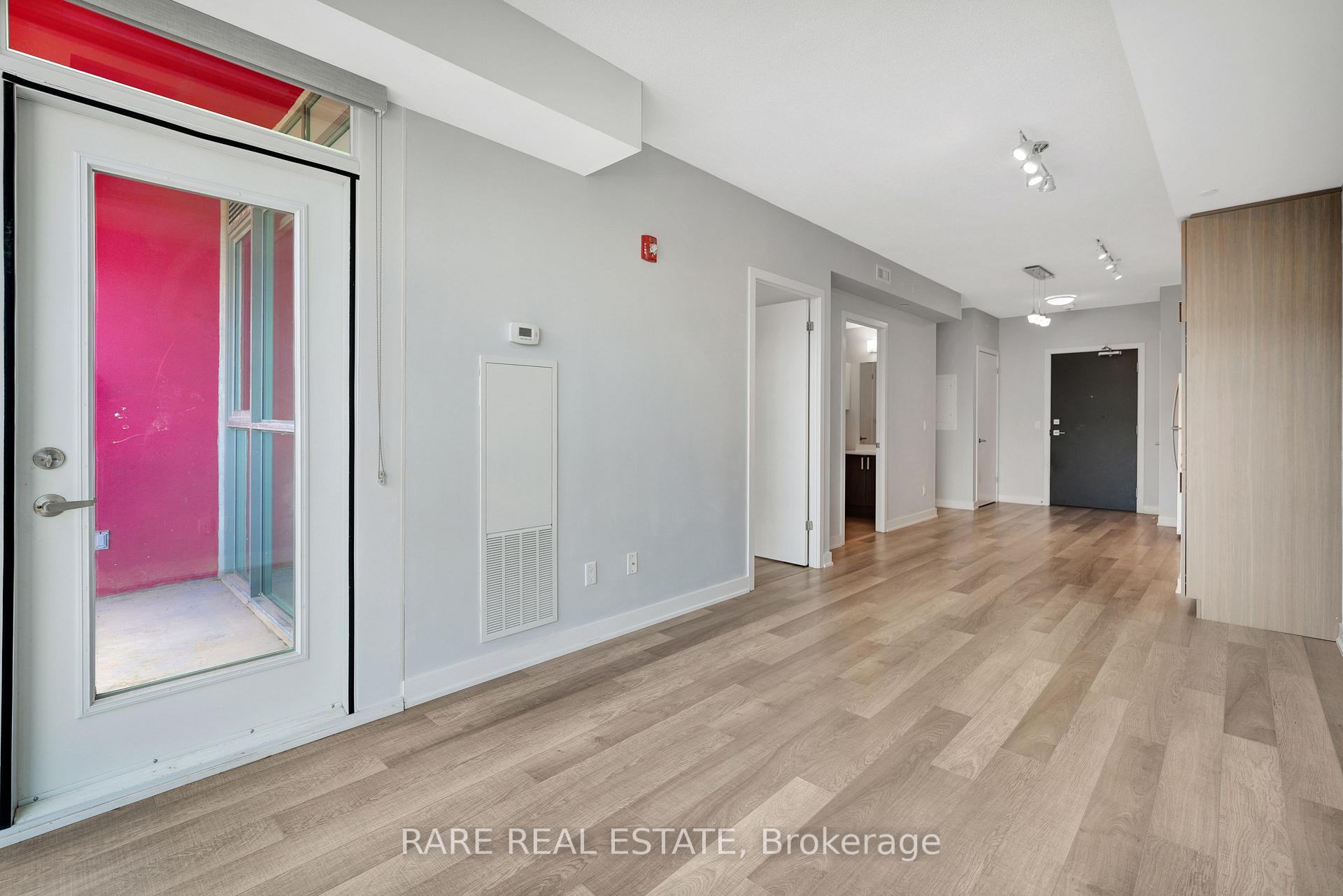Photo 8 of Unit B313, 5240 Dundas Street, Burlington, Orchard — HOMEH