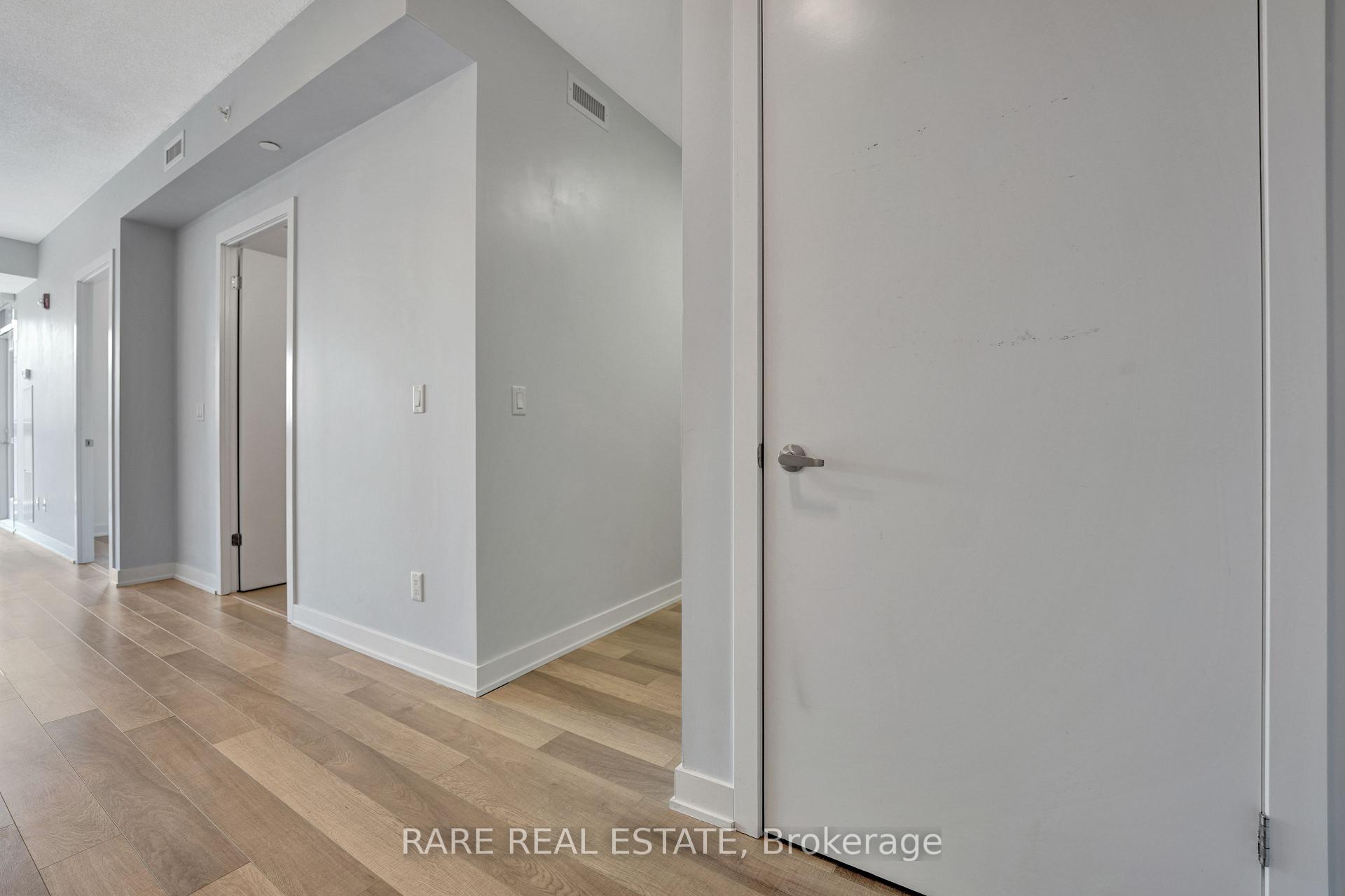Photo 14 of Unit B313, 5240 Dundas Street, Burlington, Orchard — HOMEH