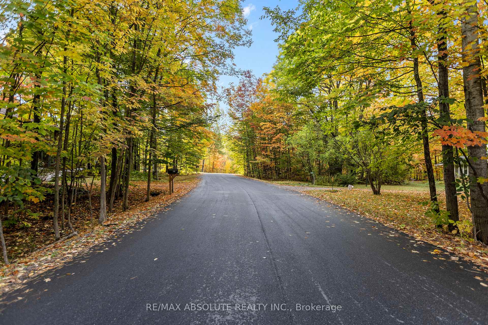 Photo 1 of 109 Pineridge Road, Ottawa, Carp — HOMEH
