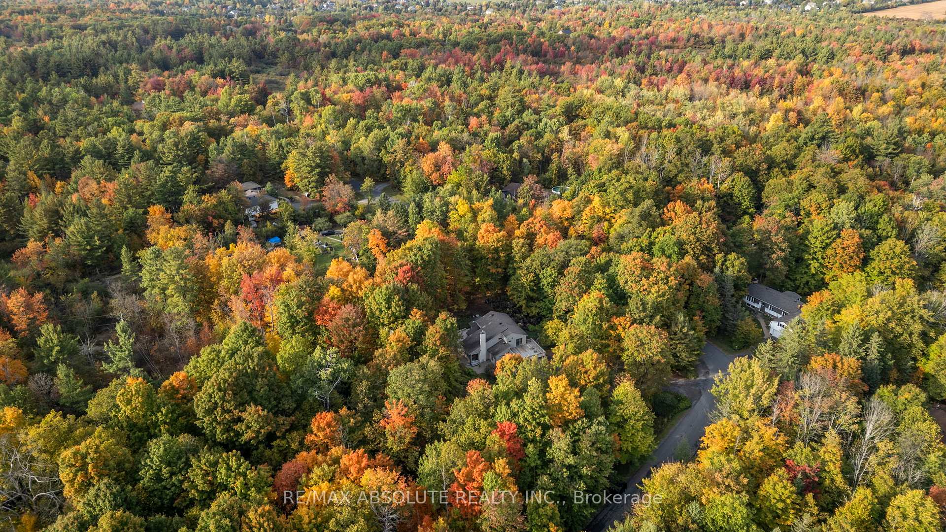Photo 4 of 109 Pineridge Road, Ottawa, Carp — HOMEH