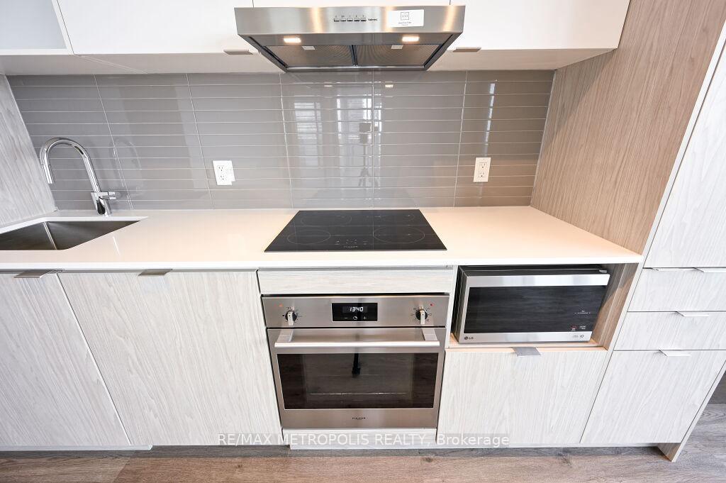 Photo 11 of Unit 2305, 55 Cooper Street, Toronto, Waterfront Communities — HOMEH
