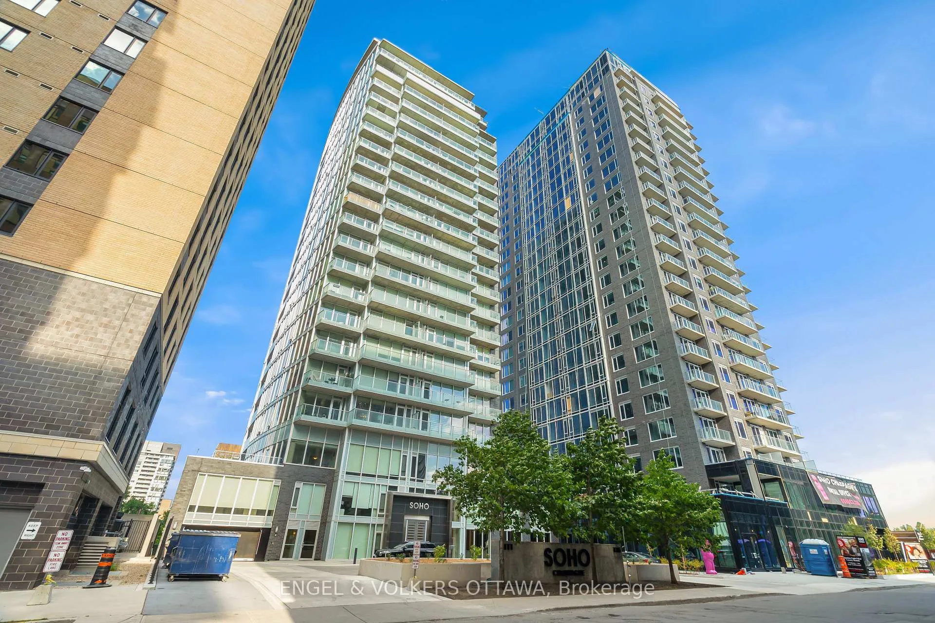 Front of Unit 807, 111 Champagne Avenue S