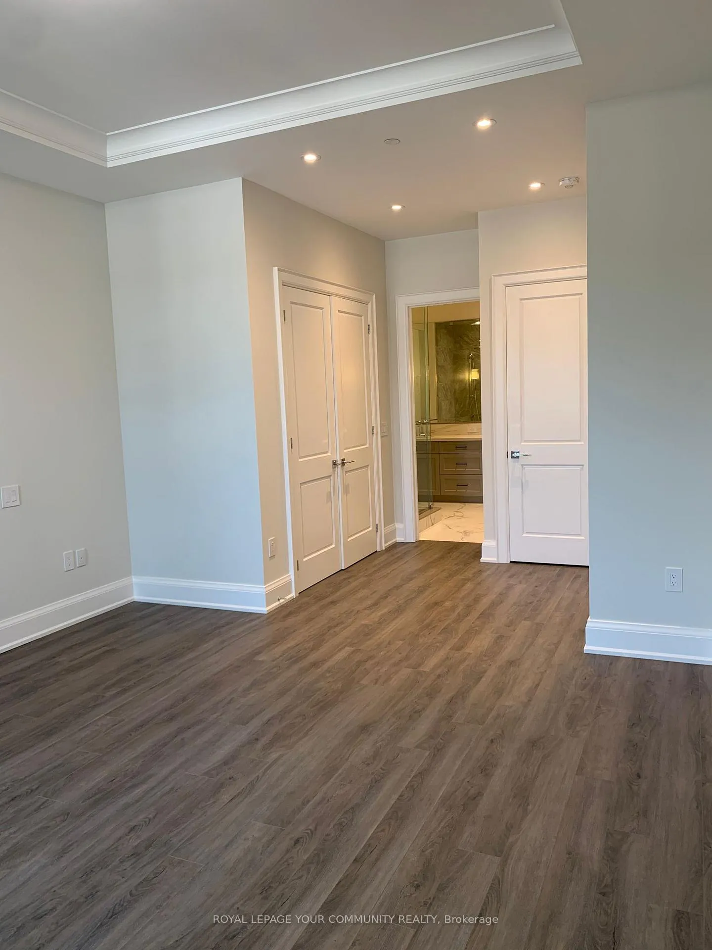Photo 11 of Unit 3, 208 Main St. Unionville Street, Markham, Unionville — HOMEH