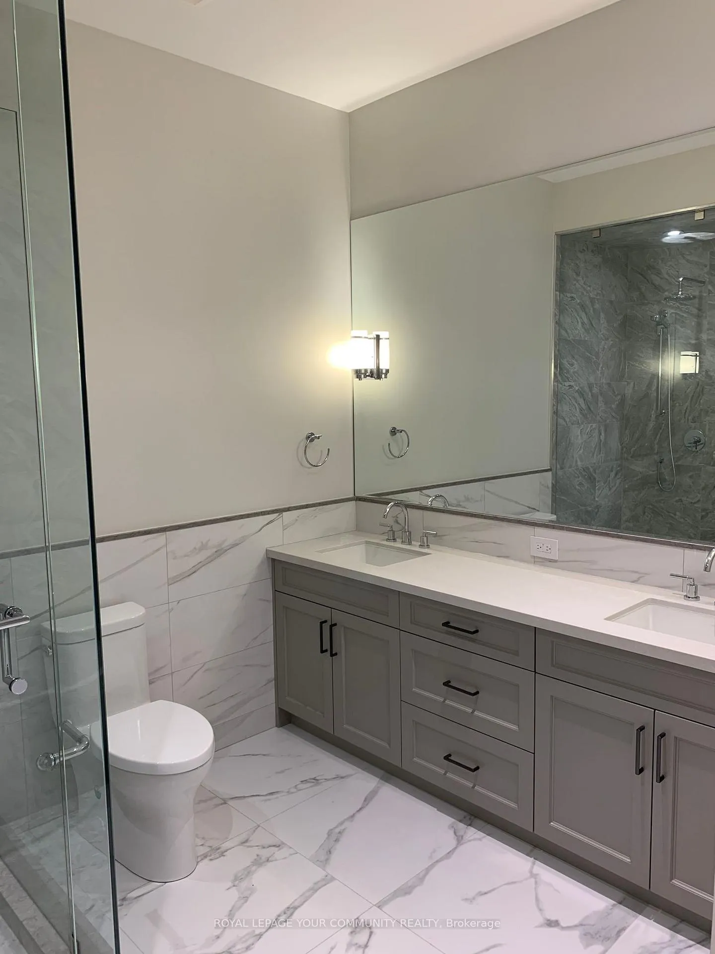 Photo 13 of Unit 3, 208 Main St. Unionville Street, Markham, Unionville — HOMEH